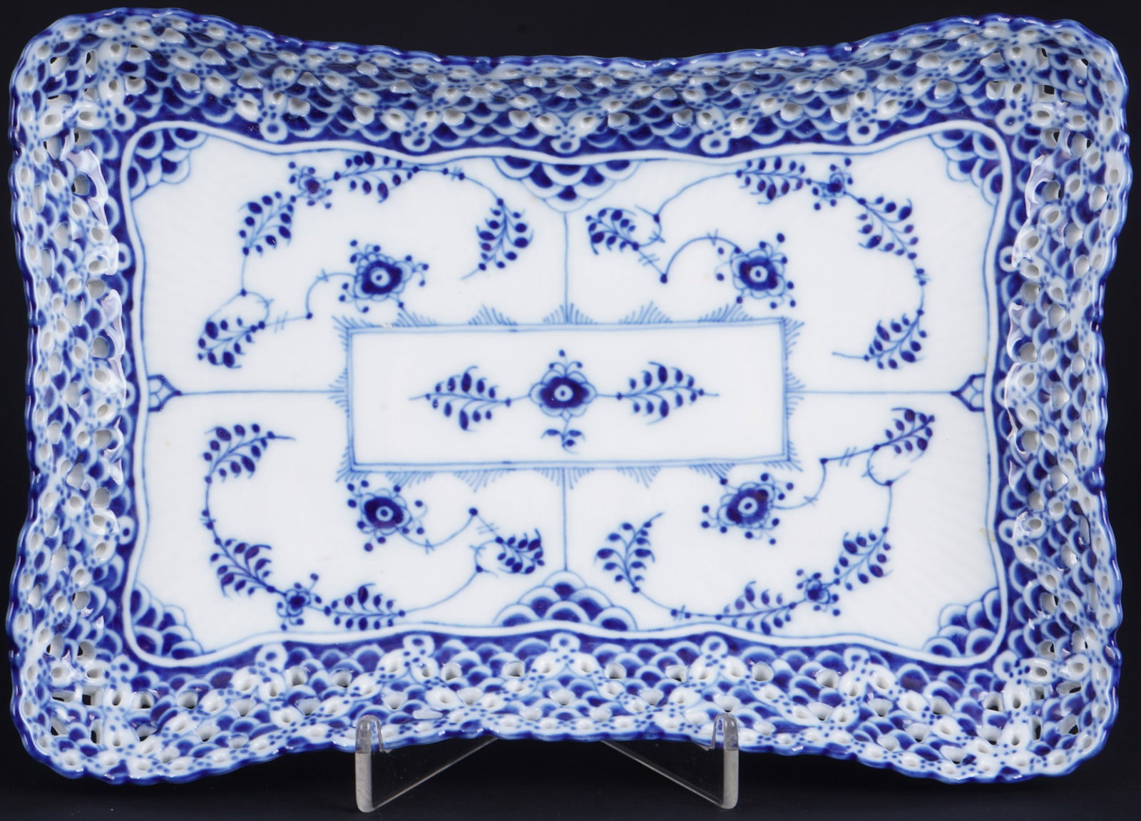 Royal Copenhagen Musselmalet Full Lace tray / vide-poche 1122, (1 of 3)