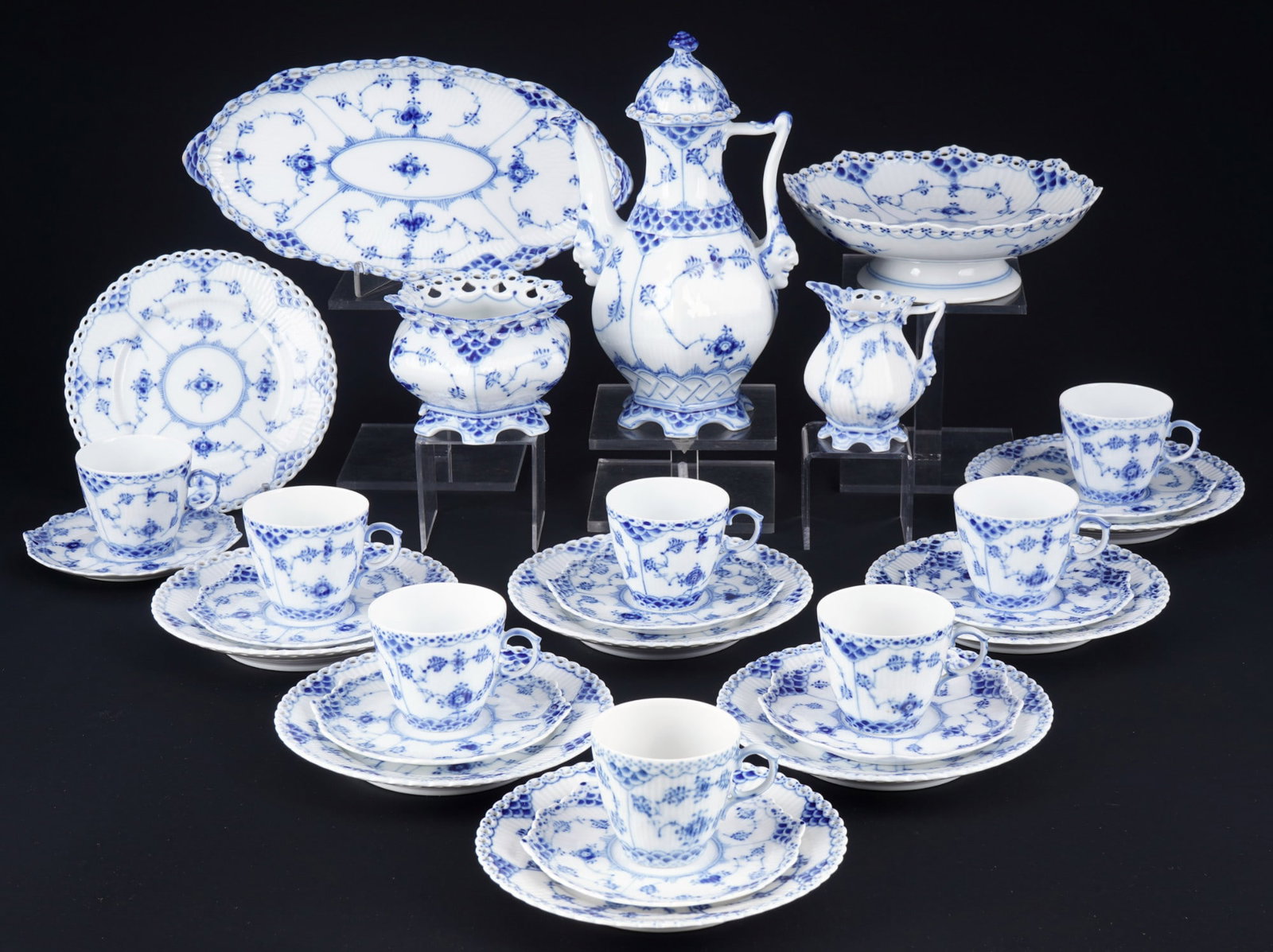 Royal Copenhagen Musselmalet Full Lace mocha service for 8 persons, (1 of 9)