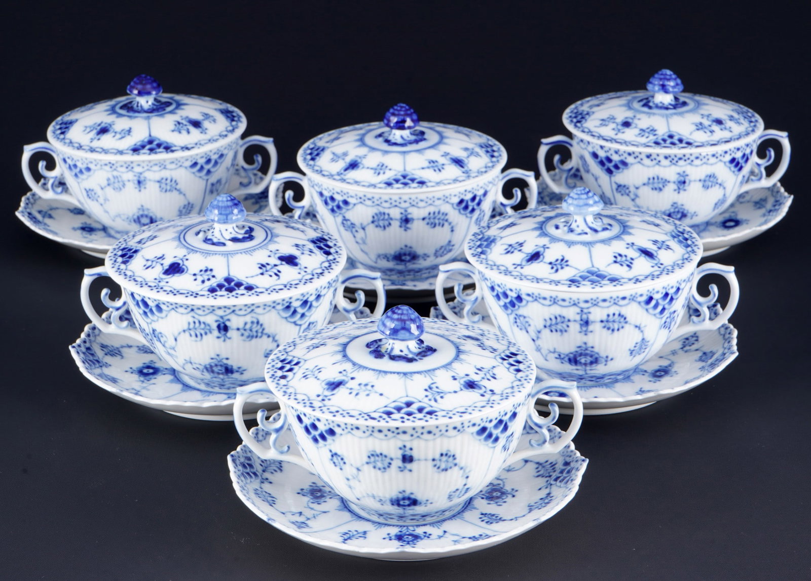 Royal Copenhagen Musselmalet Full Lace 6 lidded soup cups 1228, (1 of 3)