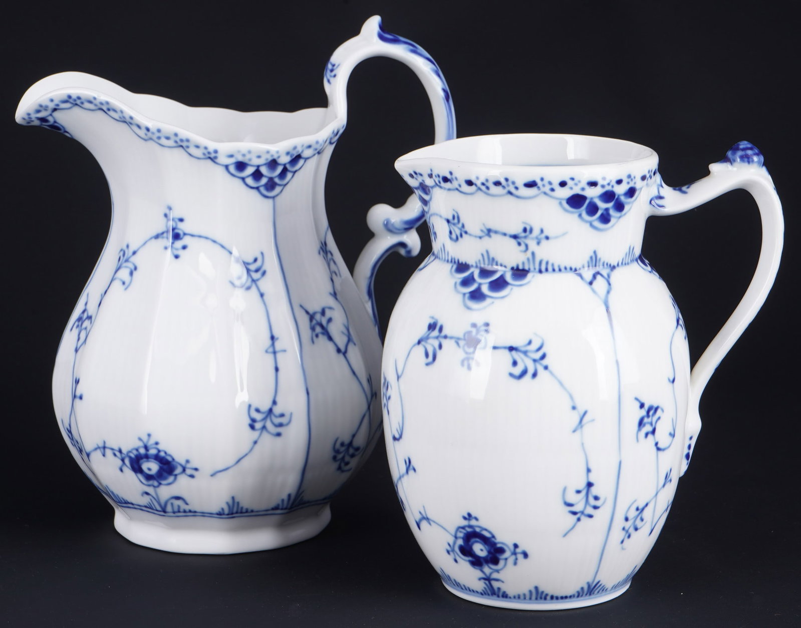 Royal Copenhagen Musselmalet 2 pitcher / jugs, (1 of 7)