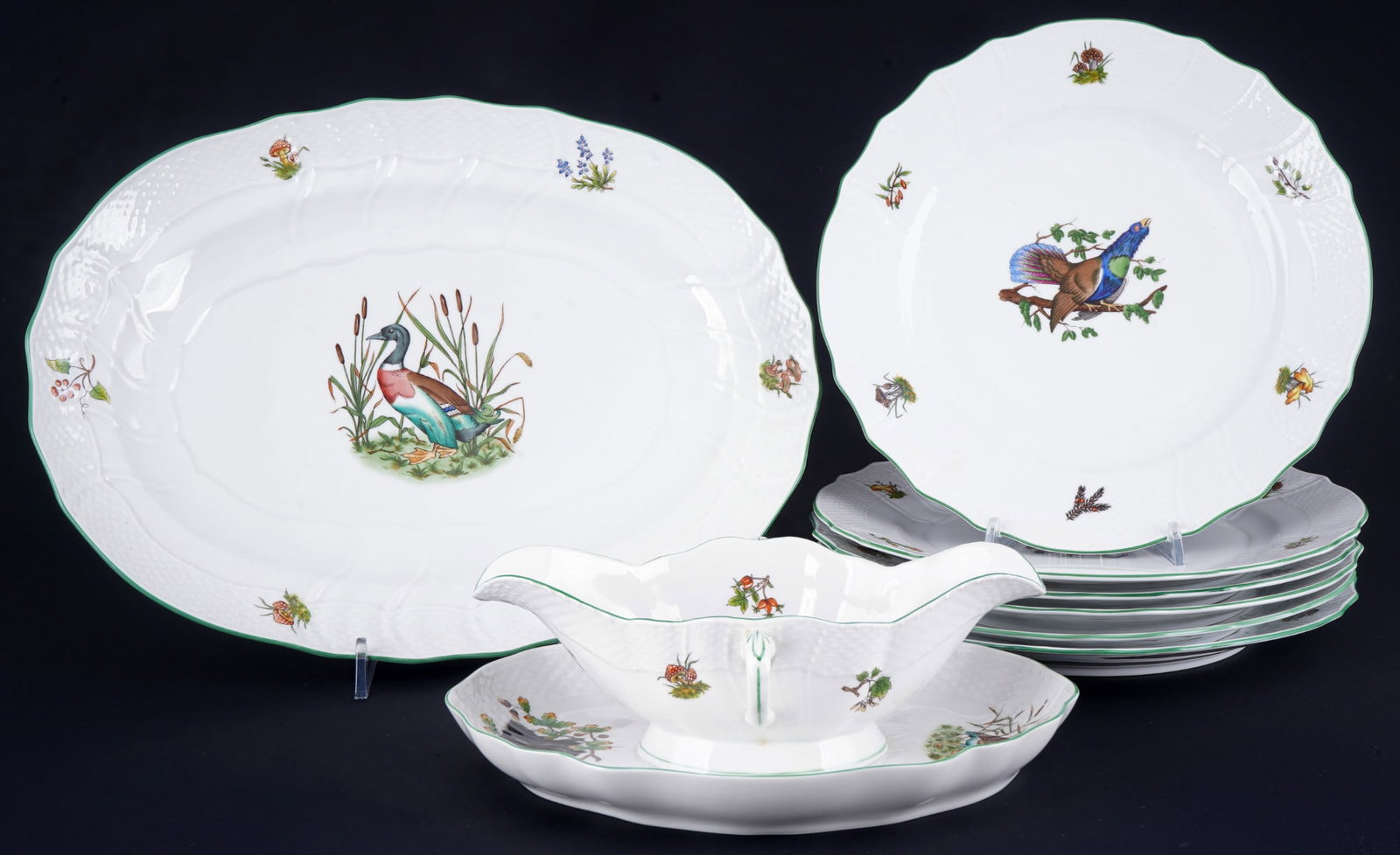 Herend CHTW Hunters Trophies 6 dinner plates with platter and sauce boat, (1 of 5)