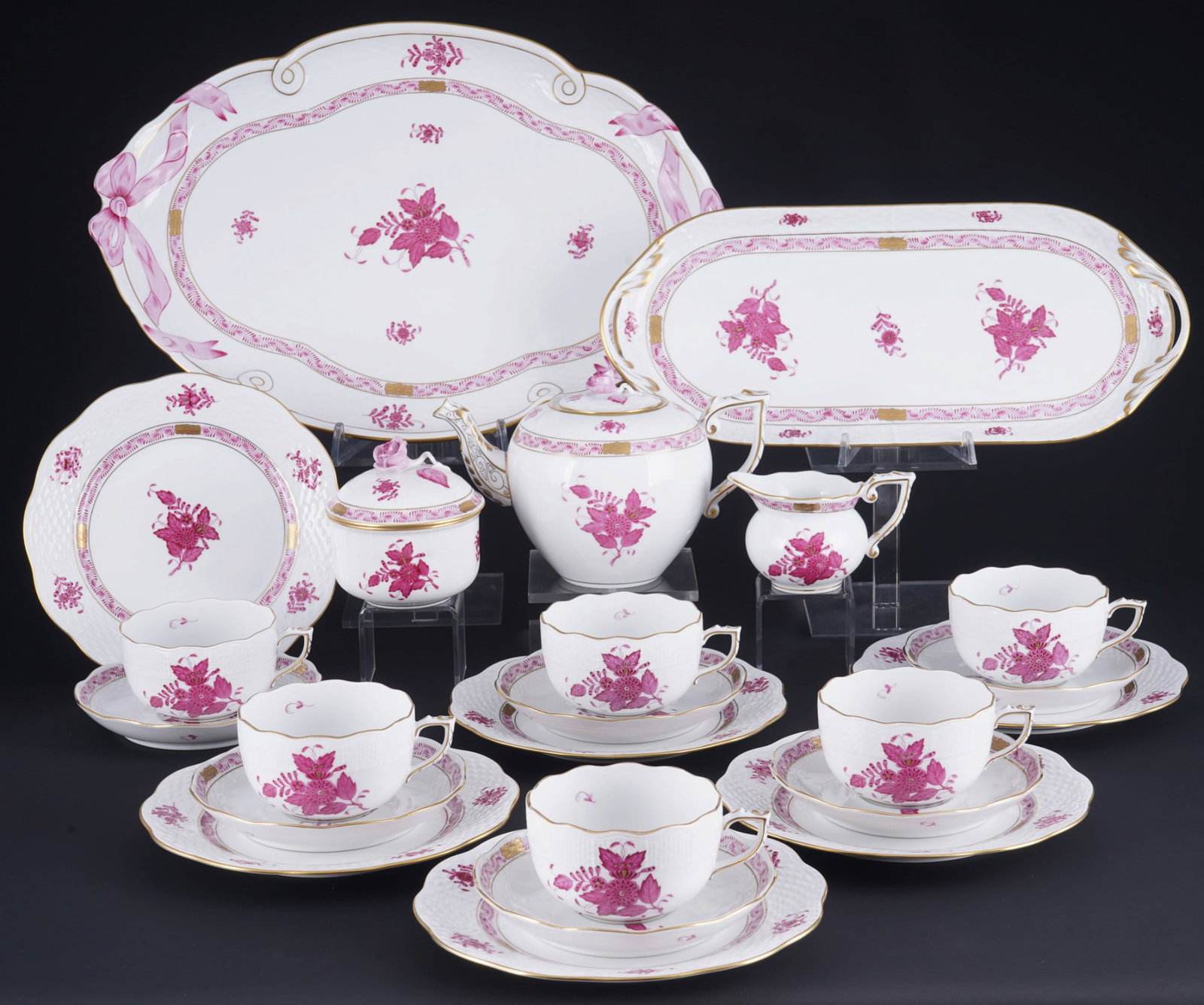 Herend Apponyi Purple tea service for 6 persons,: 23-piece porcelain, Hungary 20th century, blue company mark, decor AP Apponyi Purple, 1x tea pot #604 H 12.5 cm x D 12 cm, 1x milk jug #644 H 6.5 cm x W 11 cm, 1x sugar bowl #663 H 9.5 cm x D 9 cm, 6x