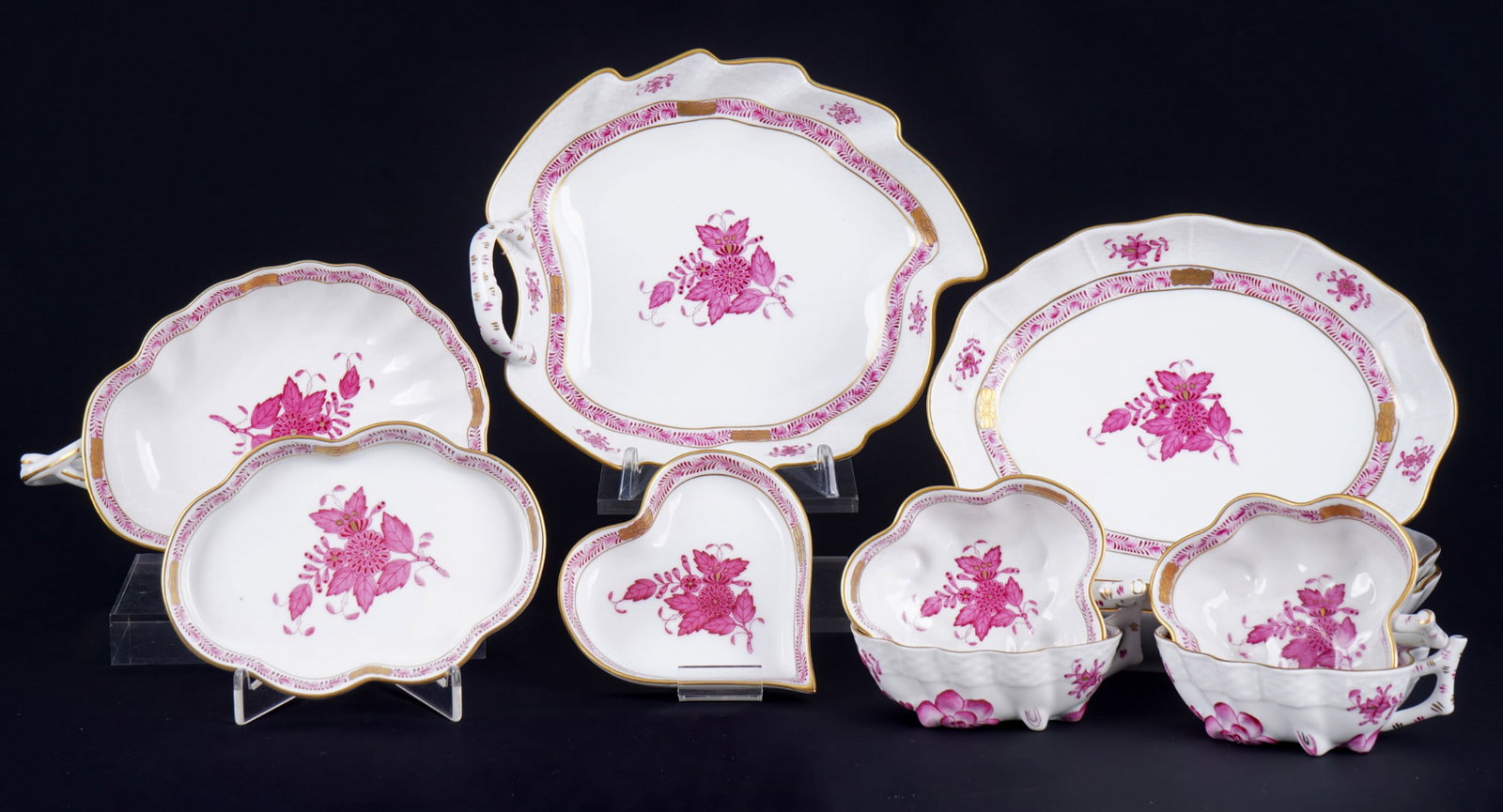 Herend Apponyi Purple 11 decorative bowls,: 11-piece porcelain, Hungary 20th century, blue company mark, decor AP Apponyi Purple, 1x leaf-shaped bowl #203 W 20.5 cm x D 17 cm, 1x handled bowl #7716 W 18 cm x D 12.5 cm, 1x heart-shaped bowl #770