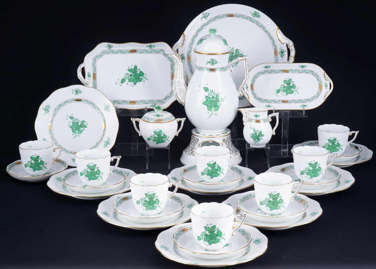 Herend Apponyi Vert coffee service for 8 persons,: 31-piece porcelain, Hungary 20th century, blue company mark, decor AV Apponyi Vert, 1x coffee pot #611 H 25.5 cm x D 13 cm, 1x milk jug #635 H 9 cm x D 7 cm, 1x sugar bowl #665 H 10 cm x D 9.5 cm, 8x 