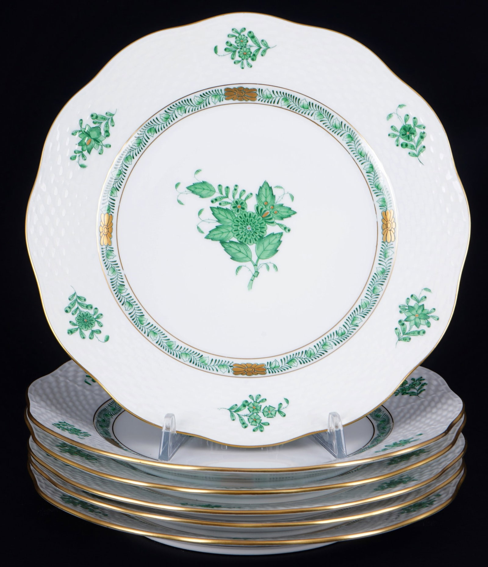 Herend Apponyi Vert 6 dessert plates,: porcelain, Hungary 20th century, blue company mark, decor AV Apponyi Vert, model no. 519, 6x D 20.5 cm, slight gold abrasion
