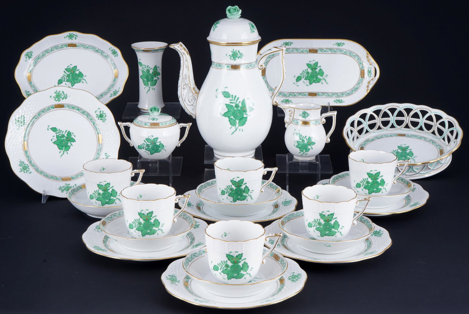 Herend Apponyi Vert coffee service for 6 persons,: 25-piece porcelain, Hungary 20th century, blue company mark, decor AV Apponyi Vert, 1x coffee pot #611 H 26 cm x D 12.5 cm, 1x milk jug #635 H 9 cm x D 6.5 cm, 1x sugar bowl #666 H 9 cm x D 8.5 cm, 6x