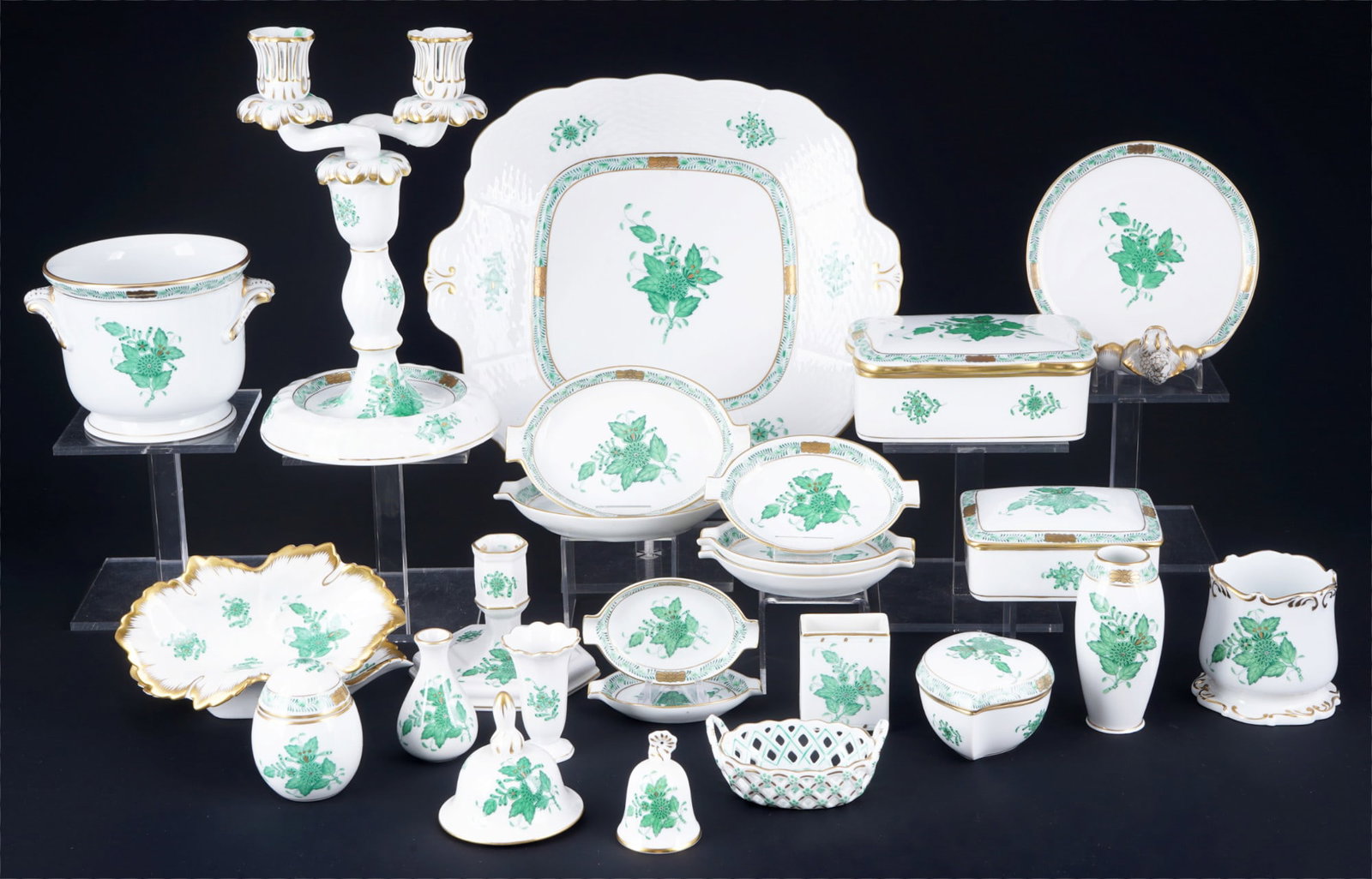 Herend Apponyi Vert 26-piece decorative porcelain, (1 of 7)