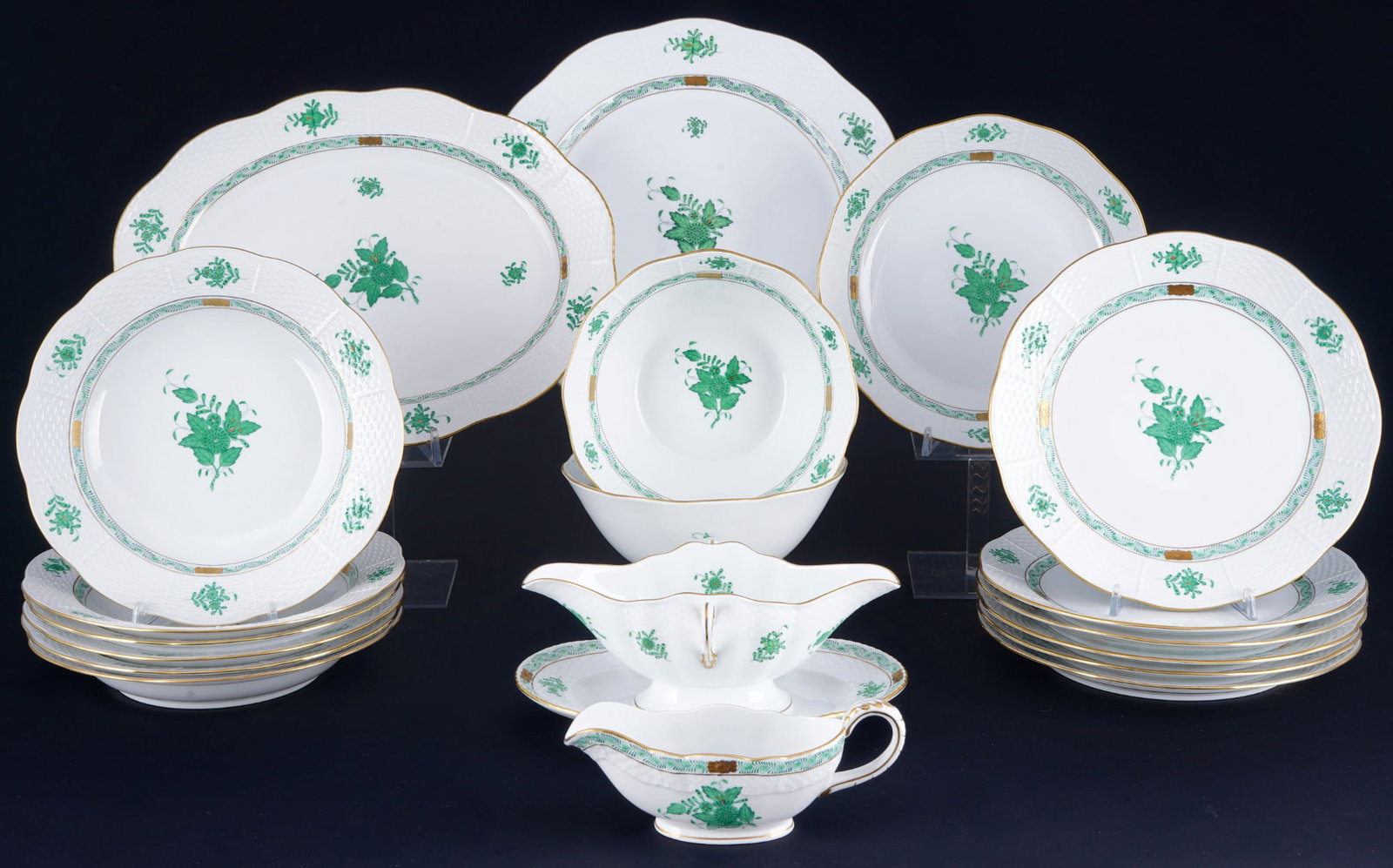 Herend Apponyi Vert dinner service for 6 persons,: 19-piece porcelain, Hungary 20th century, blue company mark, decor AV Apponyi Vert, 6x dinner plates #524 D 25.5 cm, 6x soup plates #503 D 24.5 cm, 1x round platter #156 D 33 cm, 1x platter #102 L 36 
