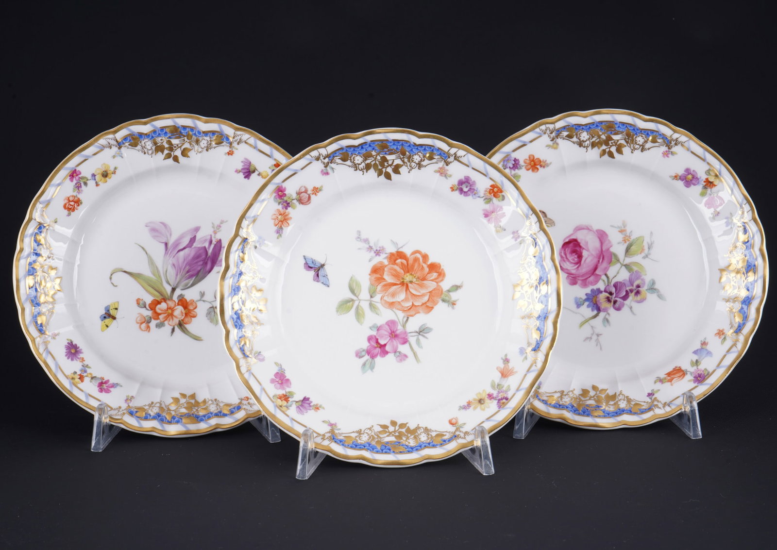 KPM Berlin Breslau Castle 3 dessert plates - decor 64,: porcelain, Royal porcelain Manufactory Berlin, blue scepter mark with red imperial orb, decor 64 - Breslau City Palace with rocaille relief, 3x D 15 cm