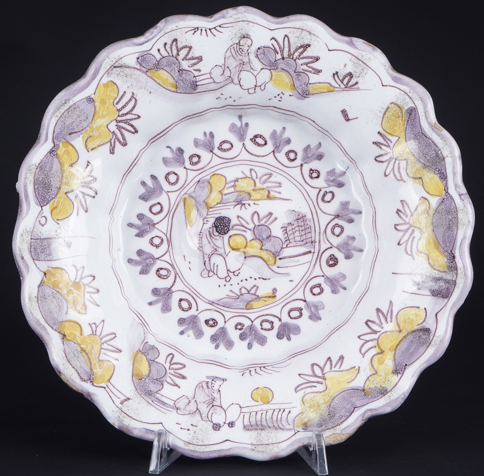 17th century, Delftware bowl with chinoiserie,: Polychrome Delft faience bossed bowl from the 17th century with chinoiserie painting, H 4.5 cm x D 22 cm, signs of age, hairline cracks, chipped rim