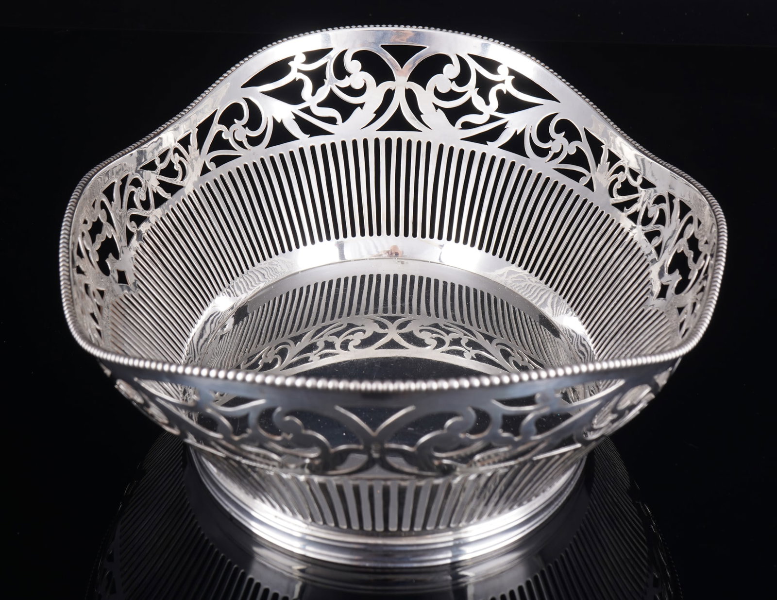 Netherlands 833 large cutwork basket, - 3