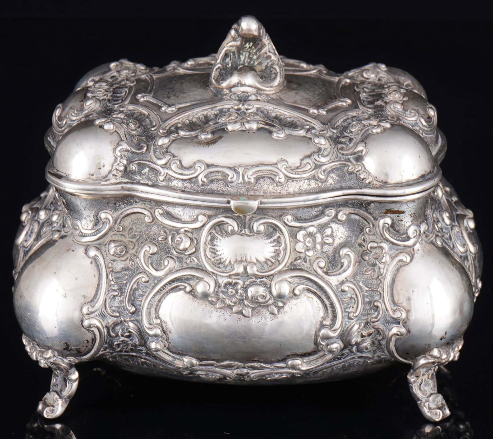 800 silver large lidded box by Adam Manns & Sohn, (1 of 7)