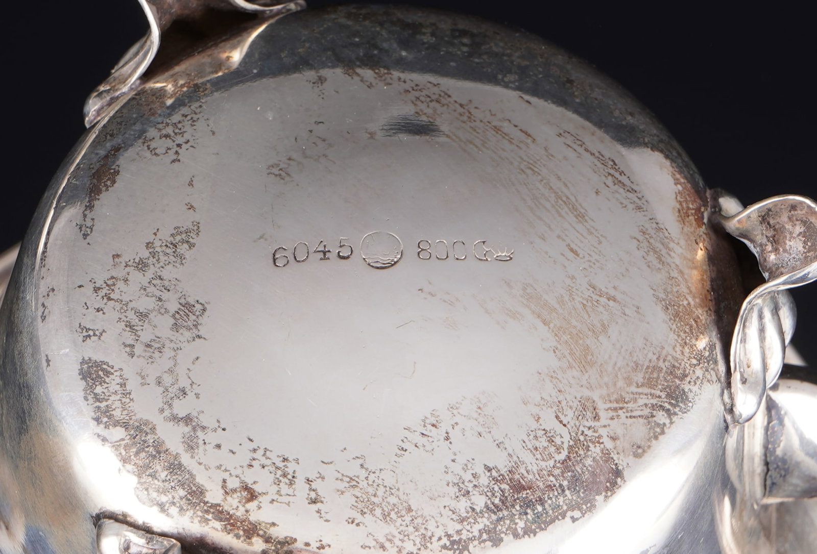 800/835 silver cruet set with milk jug and sugar bowl on a tray - e.g., Laeger & Co Hanau, - 4