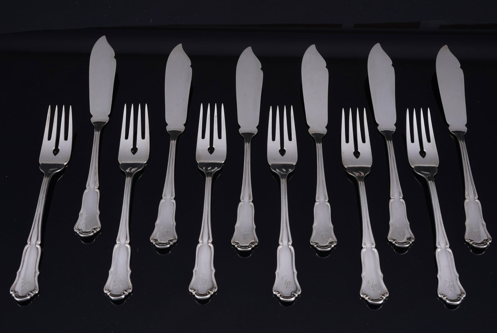 Wilkens Dresden Baroque 800 silver fish cutlery for 6 persons, (1 of 7)