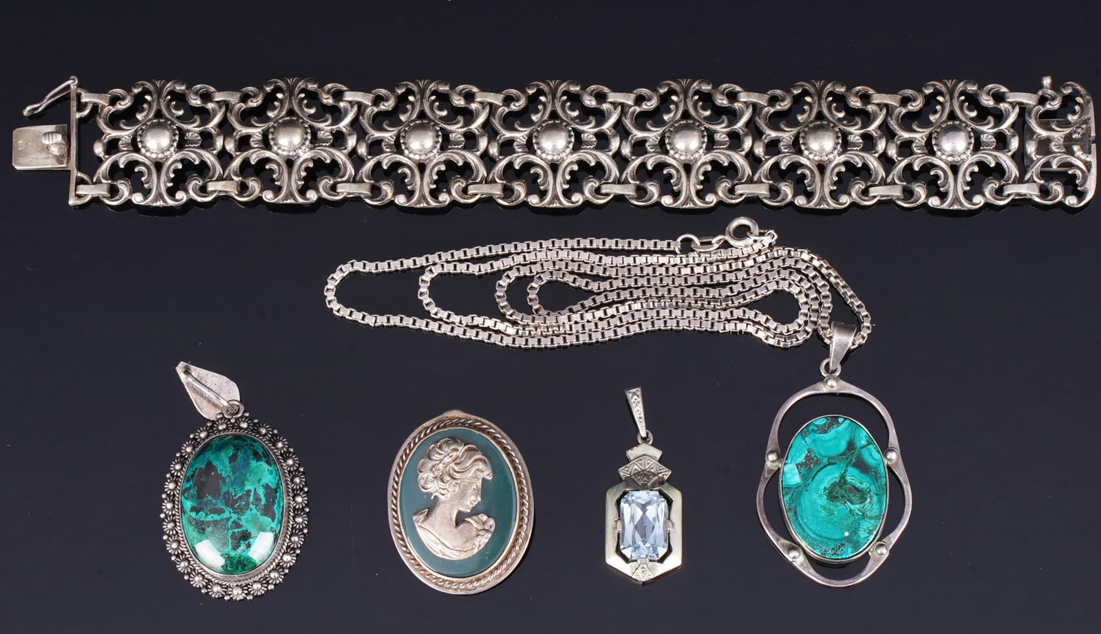 800-925 silver jewelry, including antique pieces,: 800-925 silver, hallmarked, wide filigree bracelet L 18 cm, oval pendant with green-blue cabochon, cameo pendant/brooch H 33 mm x W 25 mm, pendant with light blue stone, pendant with turquoise stone
