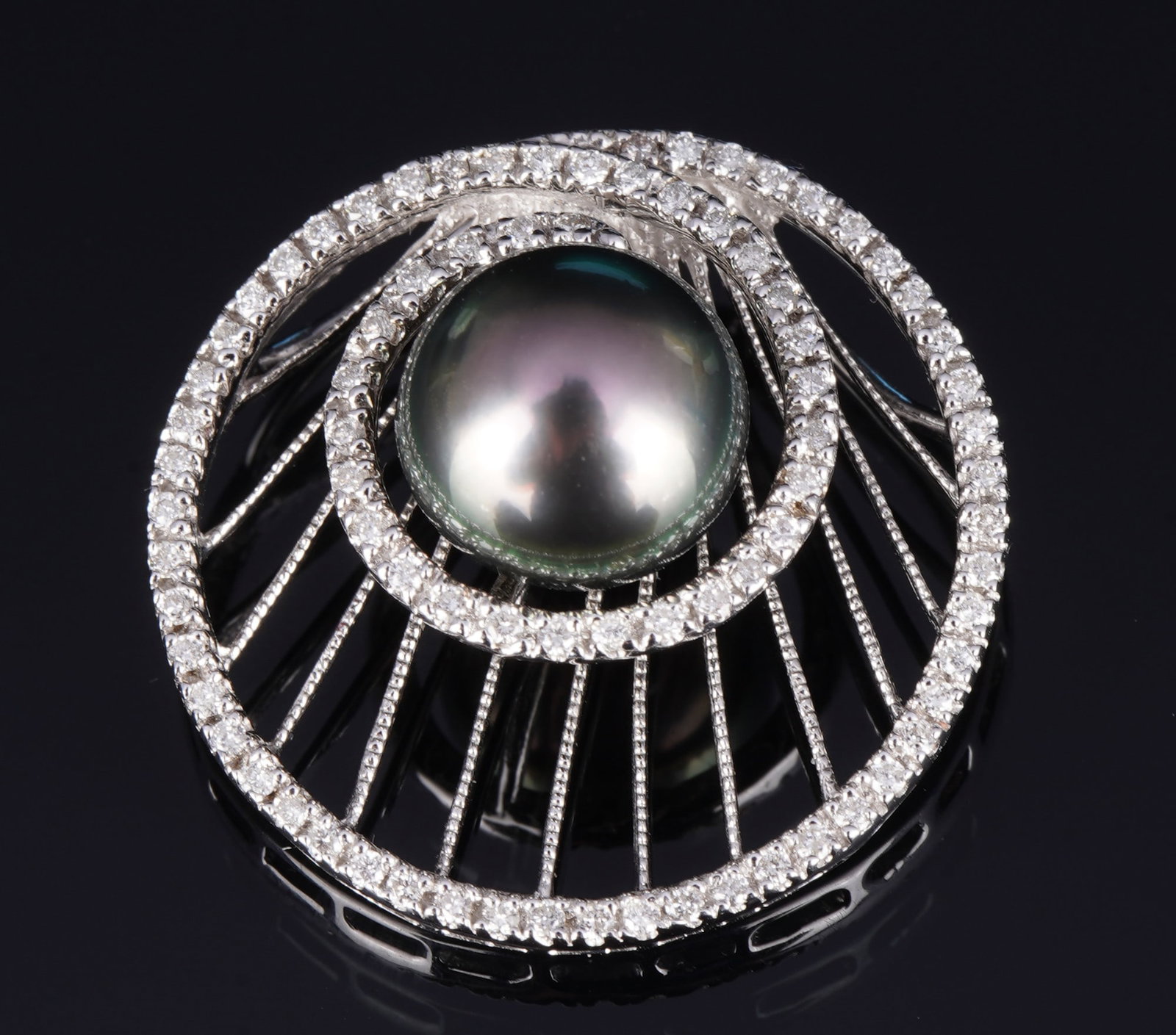 585 gold pendant with Tahitian pearl and diamonds, (1 of 5)