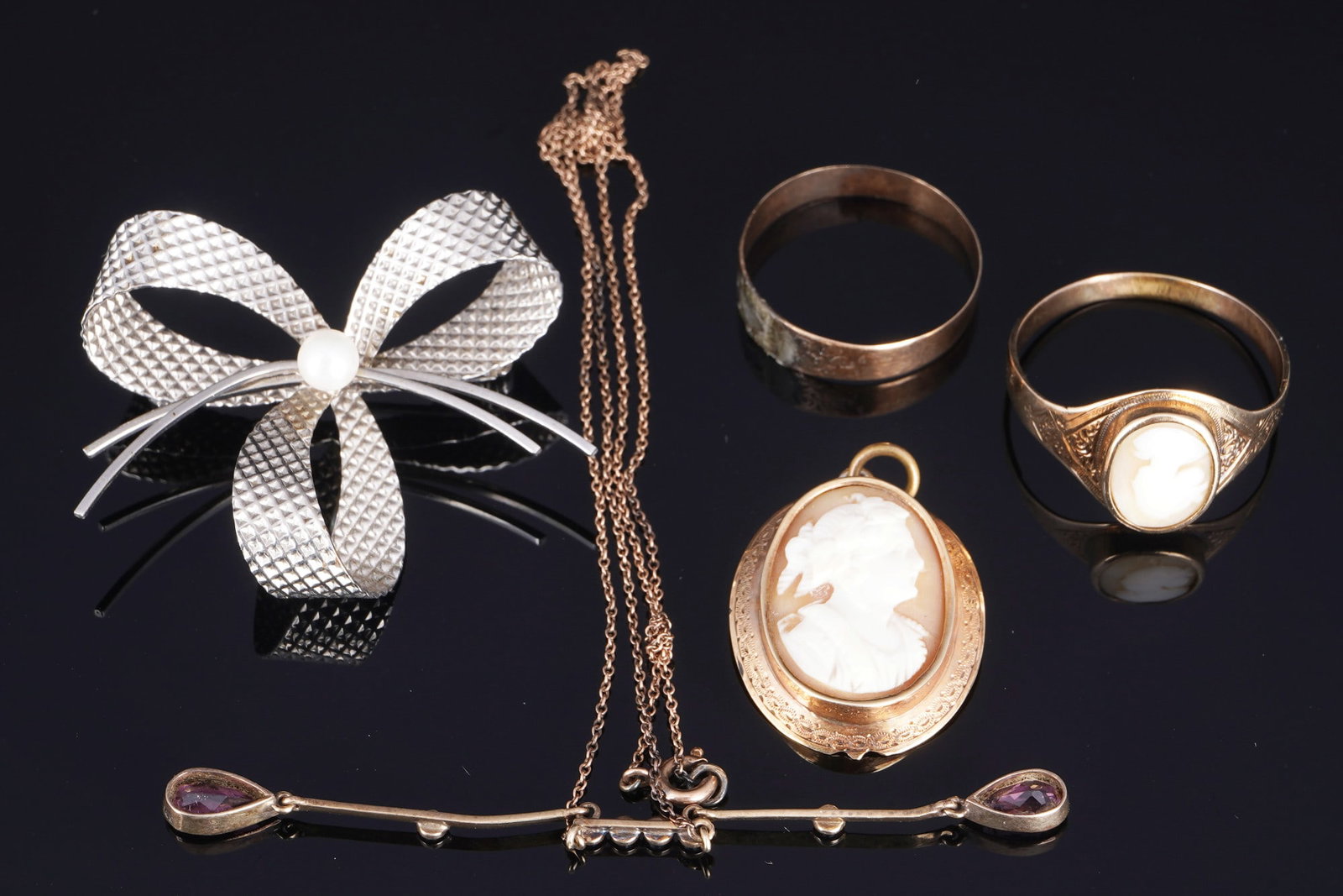 333 Gold lot including cameo jewelry, (1 of 4)
