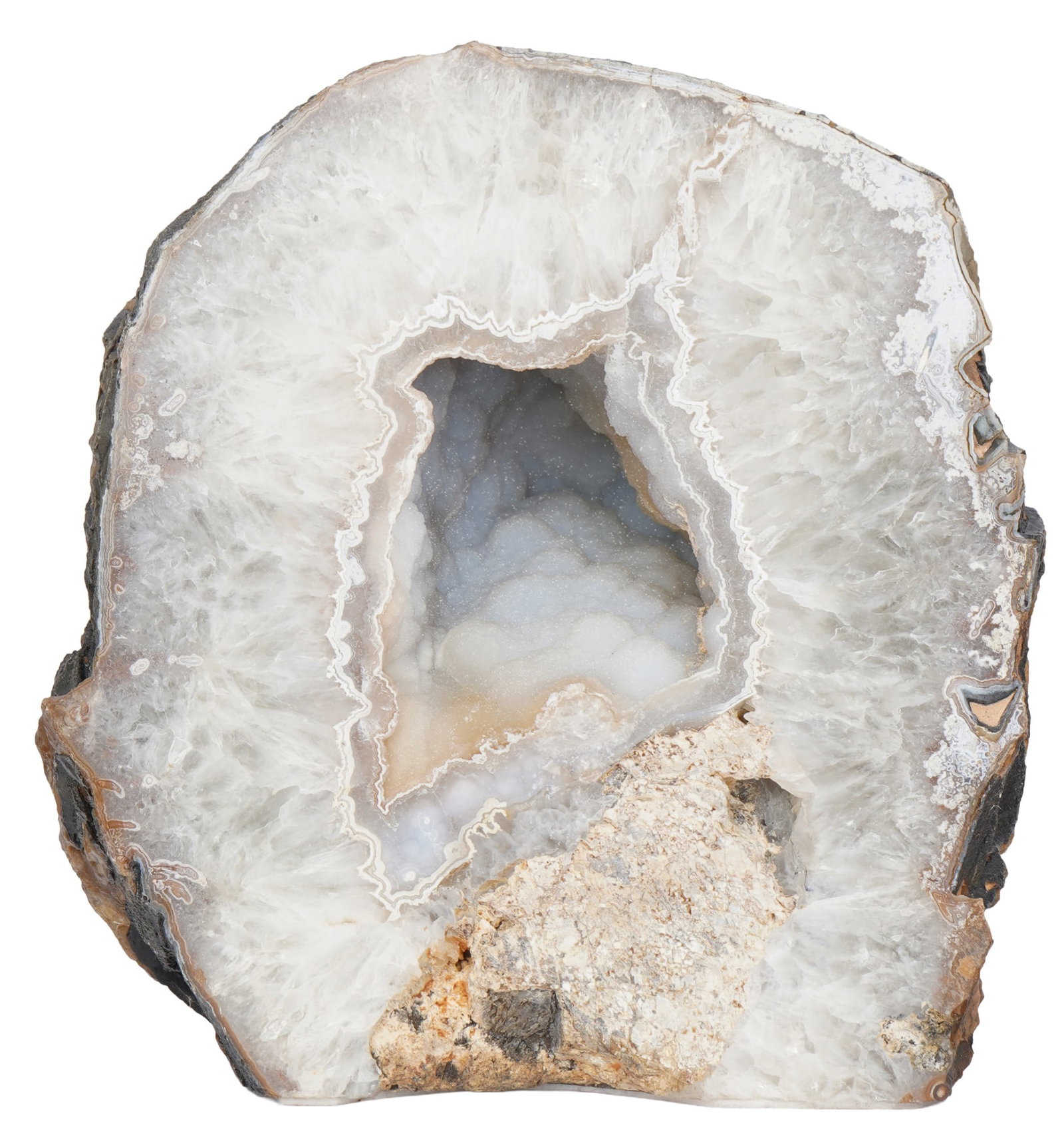 Large agate / quartz geode 16.8 kg,: mineral - agate / quartz, probably South America, saw surface ground and polished, druse with an exceptionally solid chalcedony layer of approx. 5 6.5 cm thickness, the inside with a fine