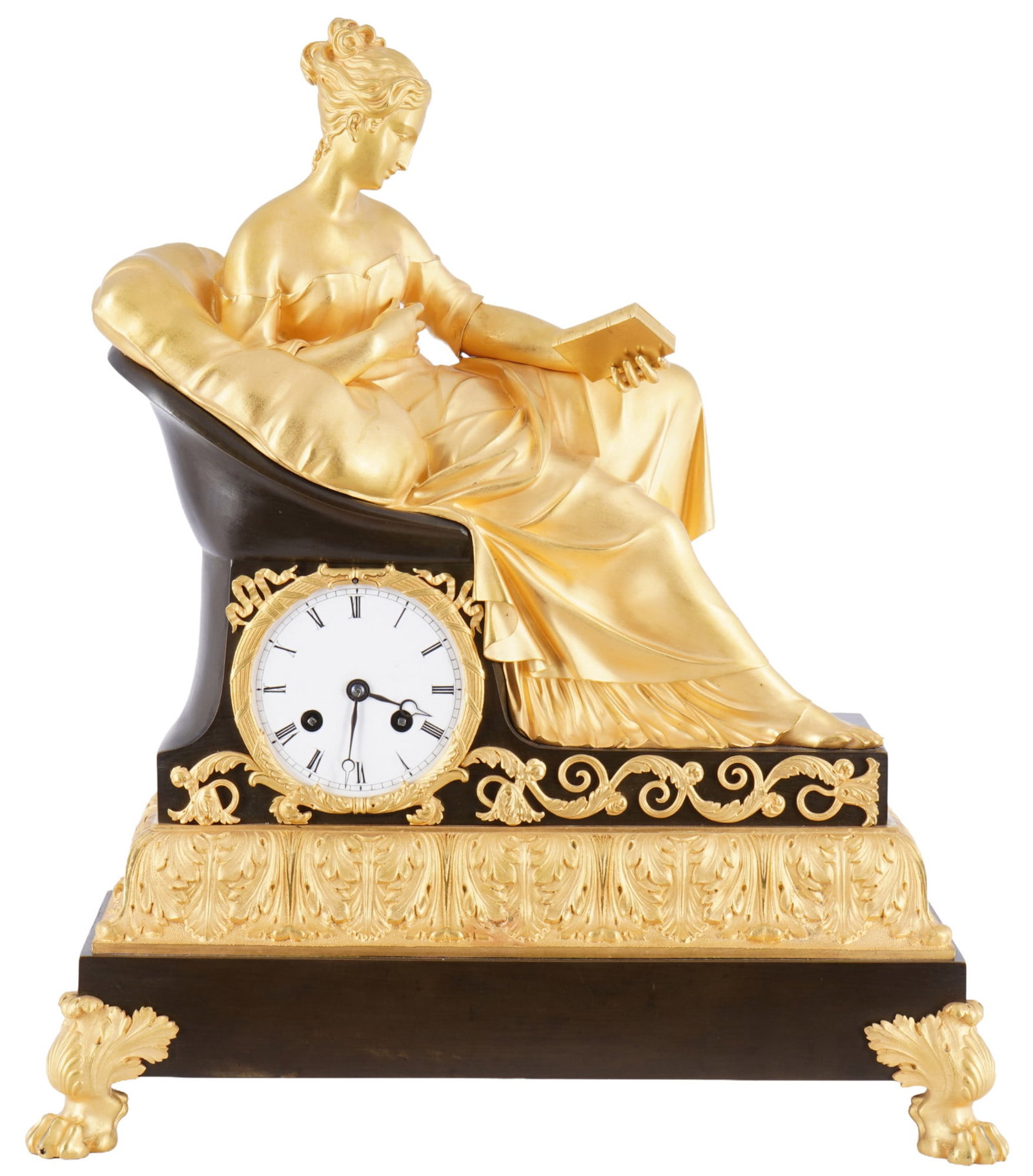 Empire large mantel clock / reading lady clock, France 19th century: France, circa 1830-1870, H 46 cm x W 39 cm x D 17 cm, depicting a female allegory seated on a divan as a reader. The case is made of dark patinated bronze with a black-painted base featuring contrasti