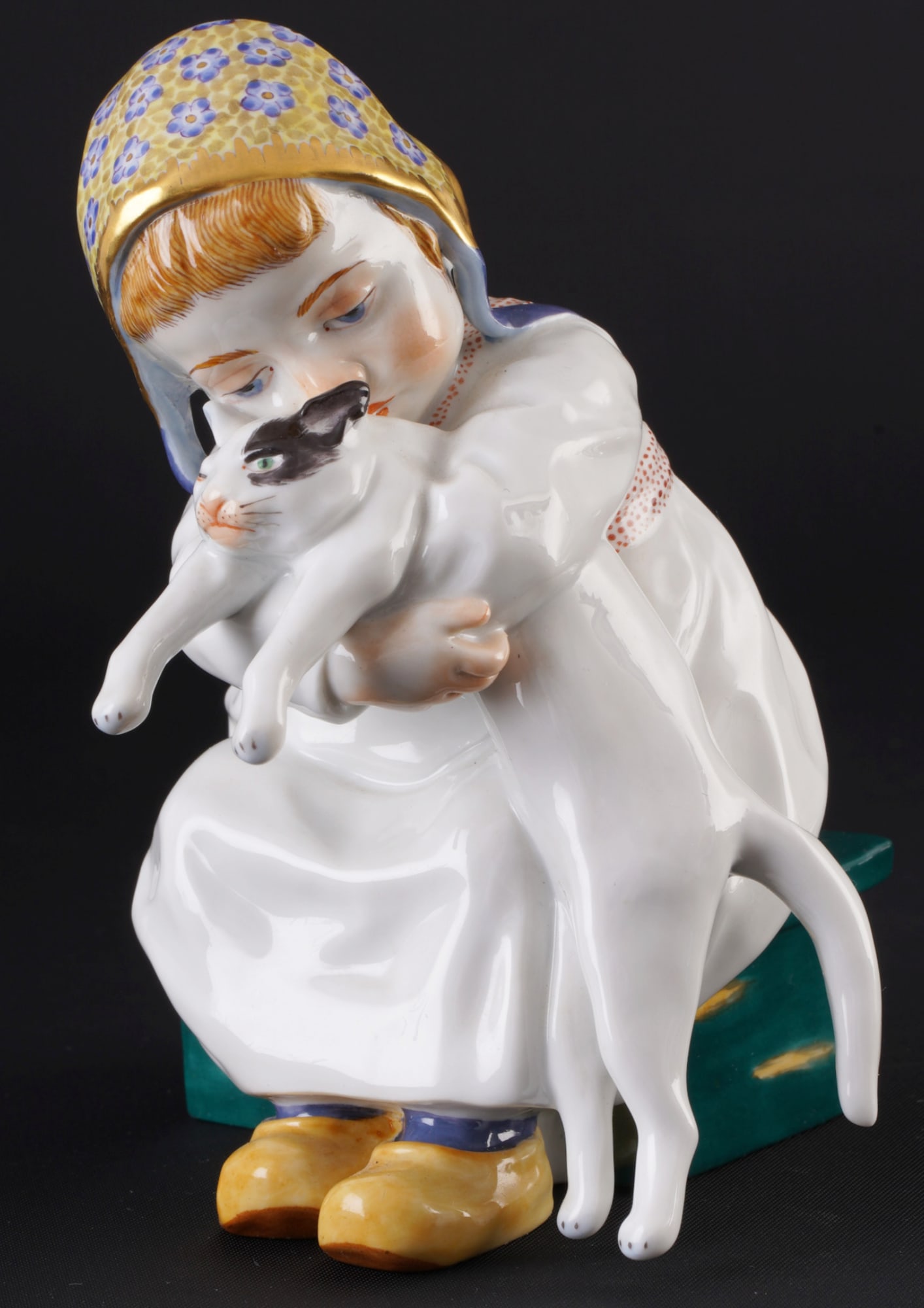 Meissen Hentschel Child with cat 1st choice - Konrad HENTSCHEL, (1 of 8)