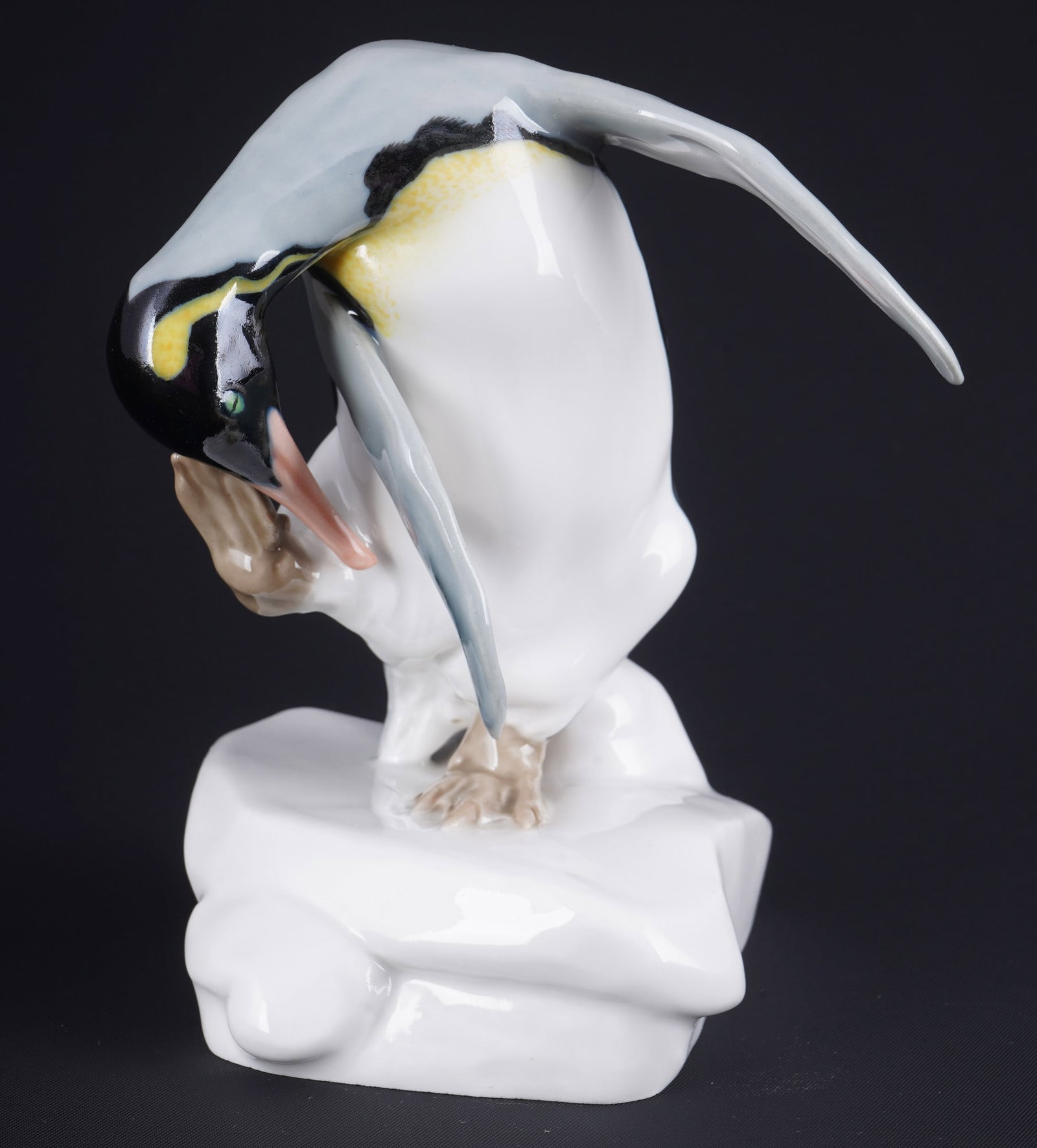 Meissen king penguin on ice floe - Erich HoeSEL, (1 of 7)