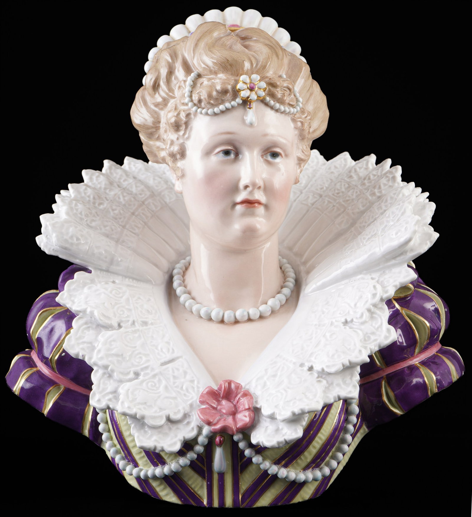 Meissen impressive rococo costume bust 1st choice - Heinrich SCHWABE,: porcelain, blue sword mark 1st choice, knob mark 1815-1924, designed by Heinrich SCHWABE (1847-1924) around 1876/1877, German sculptor - studied at the School of Applied Arts in Nuremberg, professor t