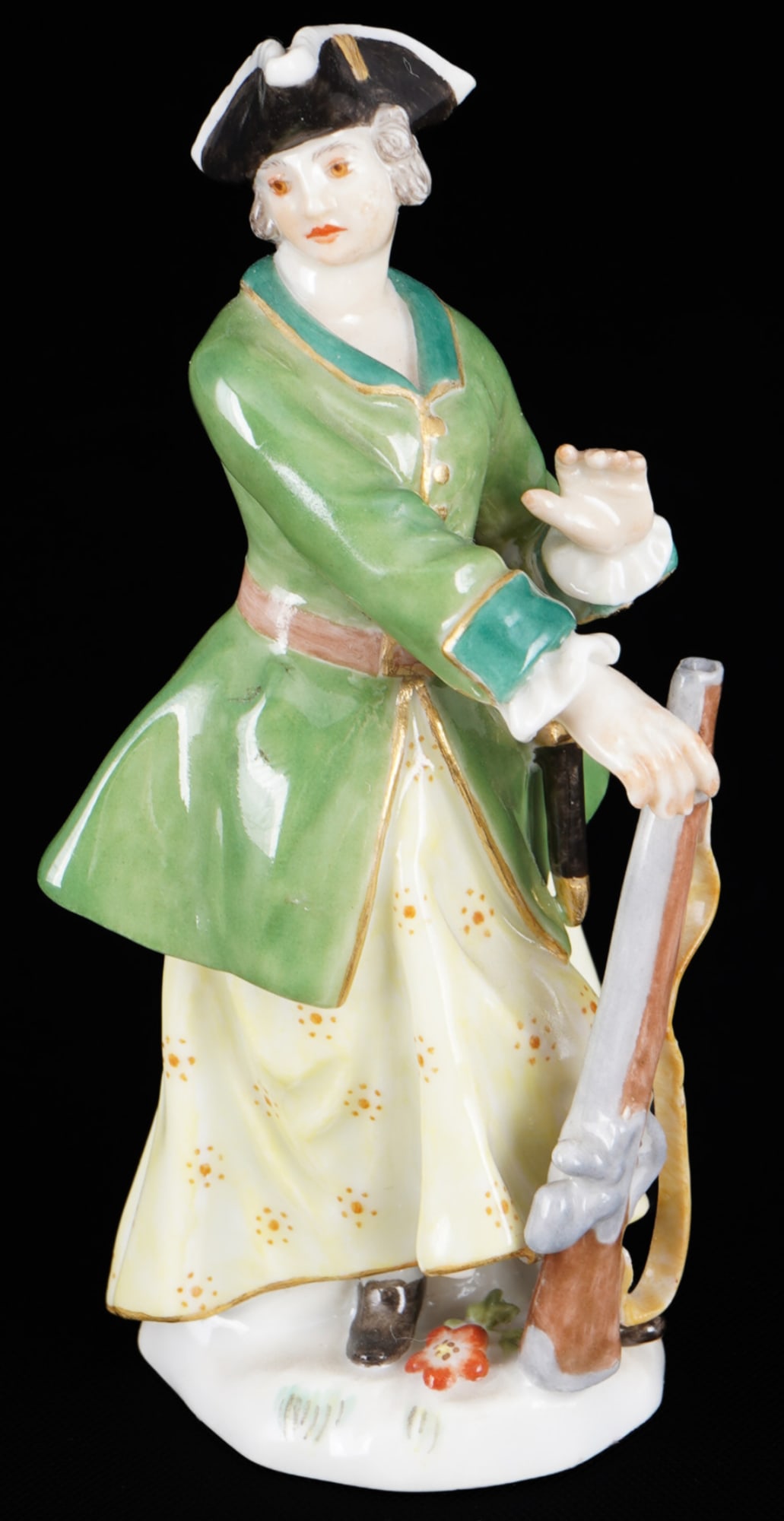 Meissen miniature huntress with rifle 1st choice - Fr. E. MEYER,: porcelain, blue sword mark 1st choice, design by Friedrich Elias MEYER (1723-1785), huntress with rifle, model no. 63038, painter's no. 57, manufactured 1988, H 8 cm x W 4 cm