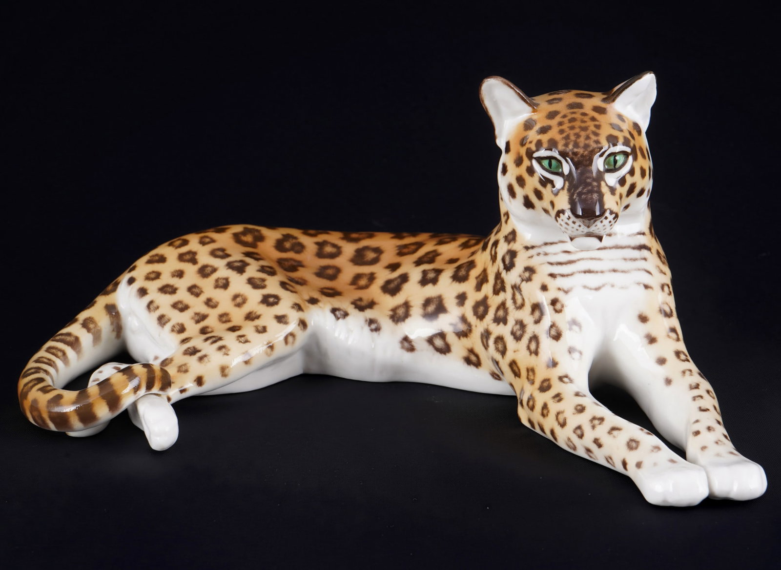 Nymphenburg lying leopard - Th. KaeRNER, (1 of 6)