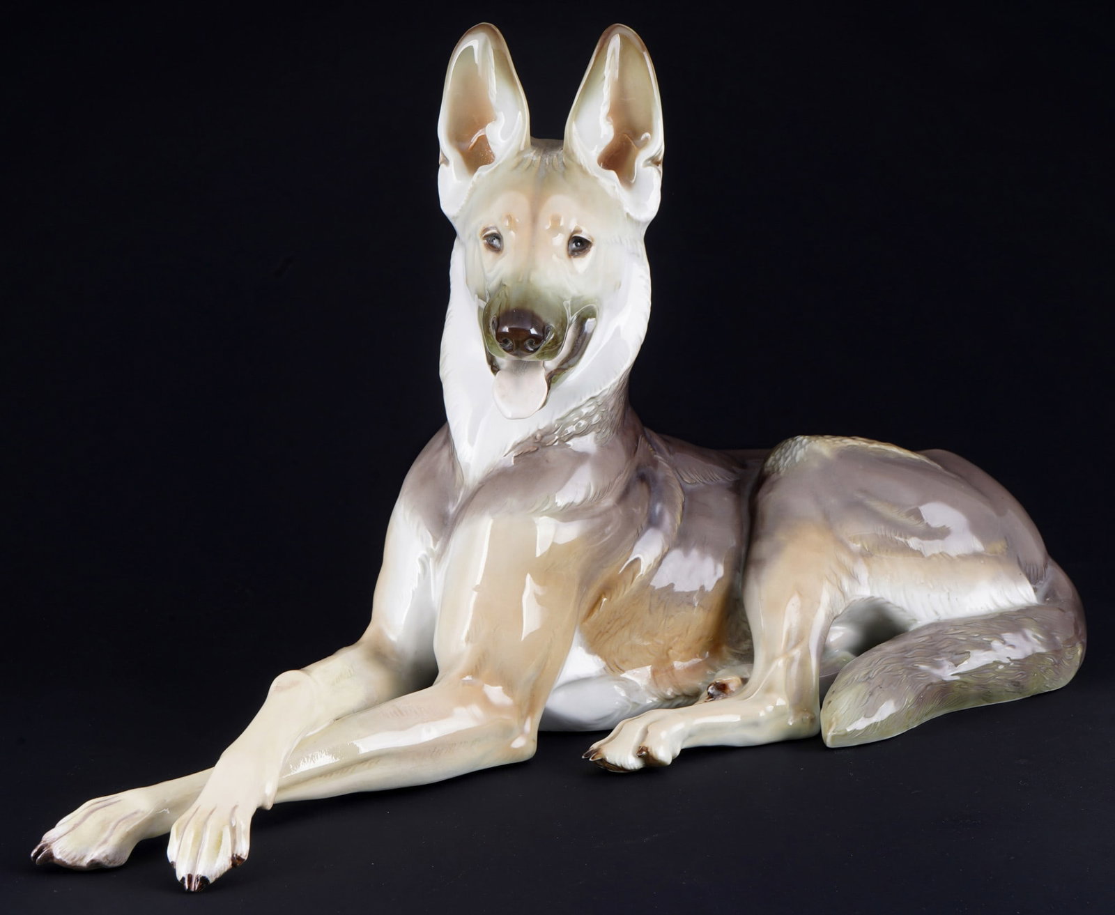 Allach german shephard - Th. KaeRNER,: porcelain, SS Allach press mark 1935?1945, design by Theodor KaeRNER (1884-1966), German porcelain sculptor and animal sculptor, apprenticeship as a modeller with C. M. Hutschenreuther, then studied a