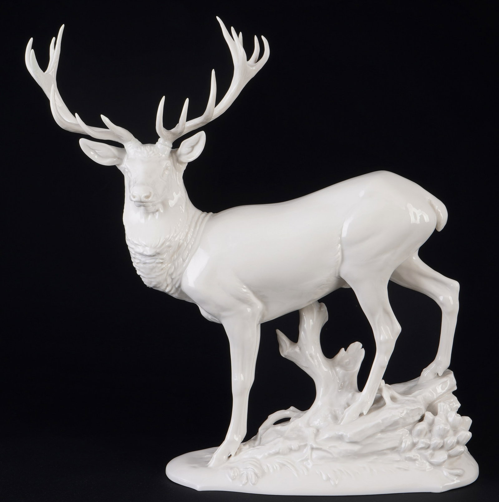 Allach mountain stag - Th. KaeRNER,: porcelain, green SS Allach company mark 1935?1945, design by Theodor KaeRNER (1884-1966), German porcelain sculptor and animal sculptor, apprenticeship as a modeller with C. M. Hutschenreuther, then s