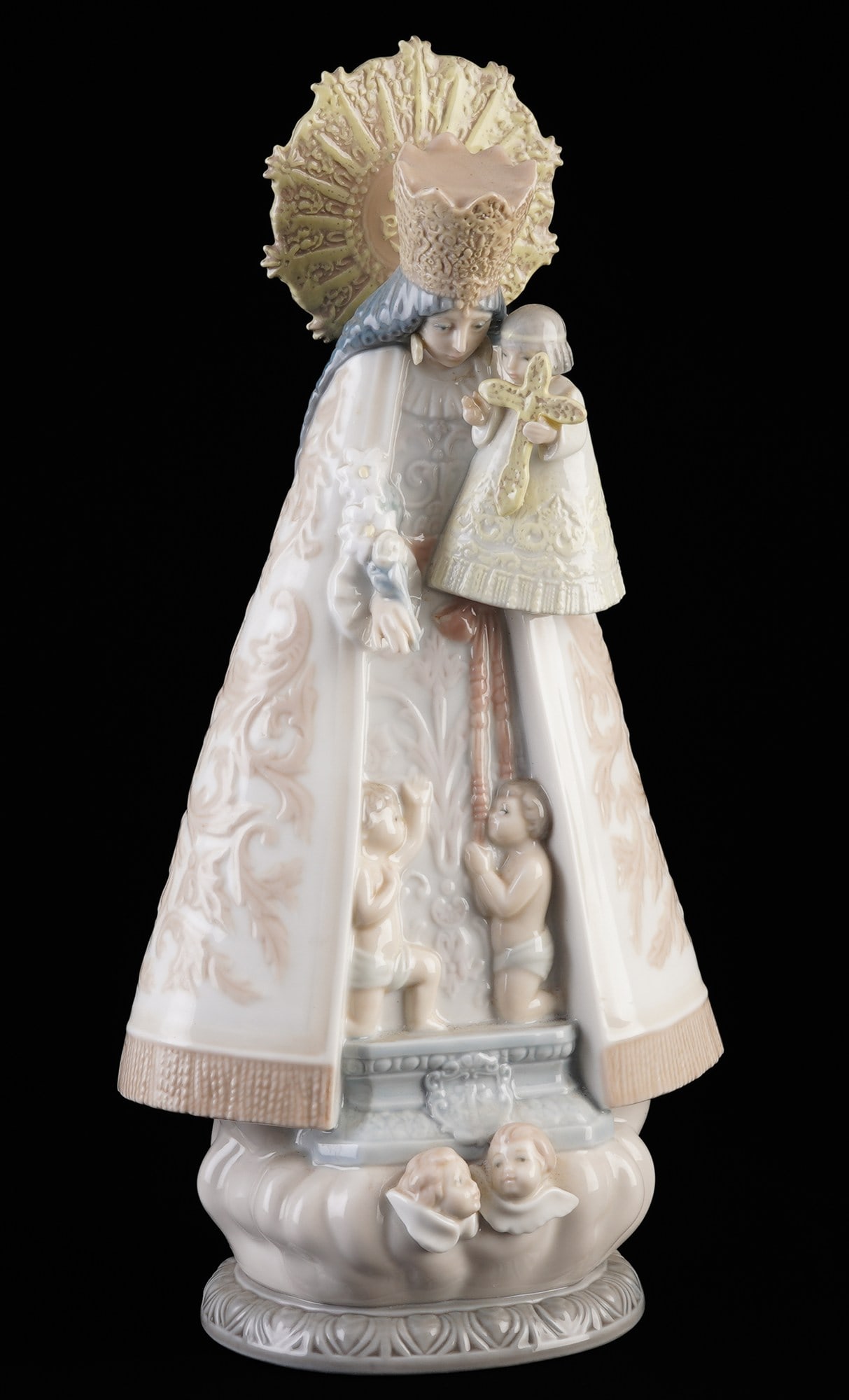 Lladro Virgen de los Desamparados,: porcelain, Spain, blue company mark, design by Francisco Catal?, porcelain figure of the patron saint of Valencia, H 32 cm x W 15.5 cm