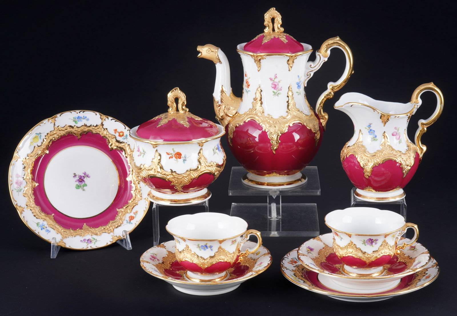 Meissen B-Form Strewn Flowers purple mocha tete a tete, (1 of 5)