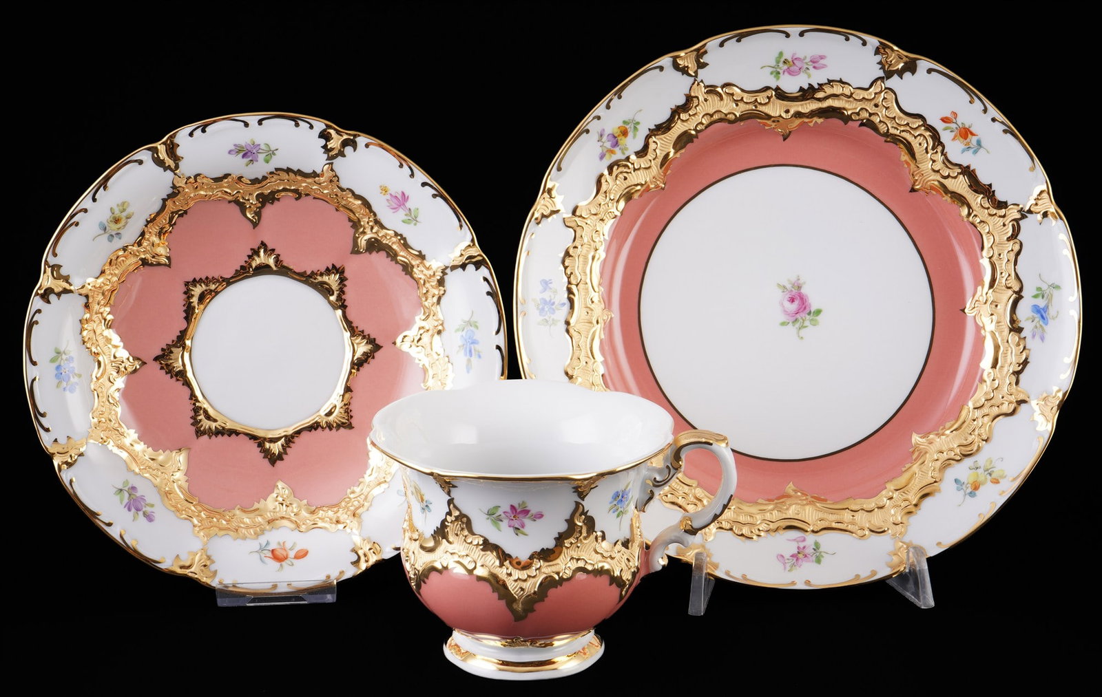 Meissen B-Form Strewn Flowers apricot coffee place setting 1st choice, (1 of 4)