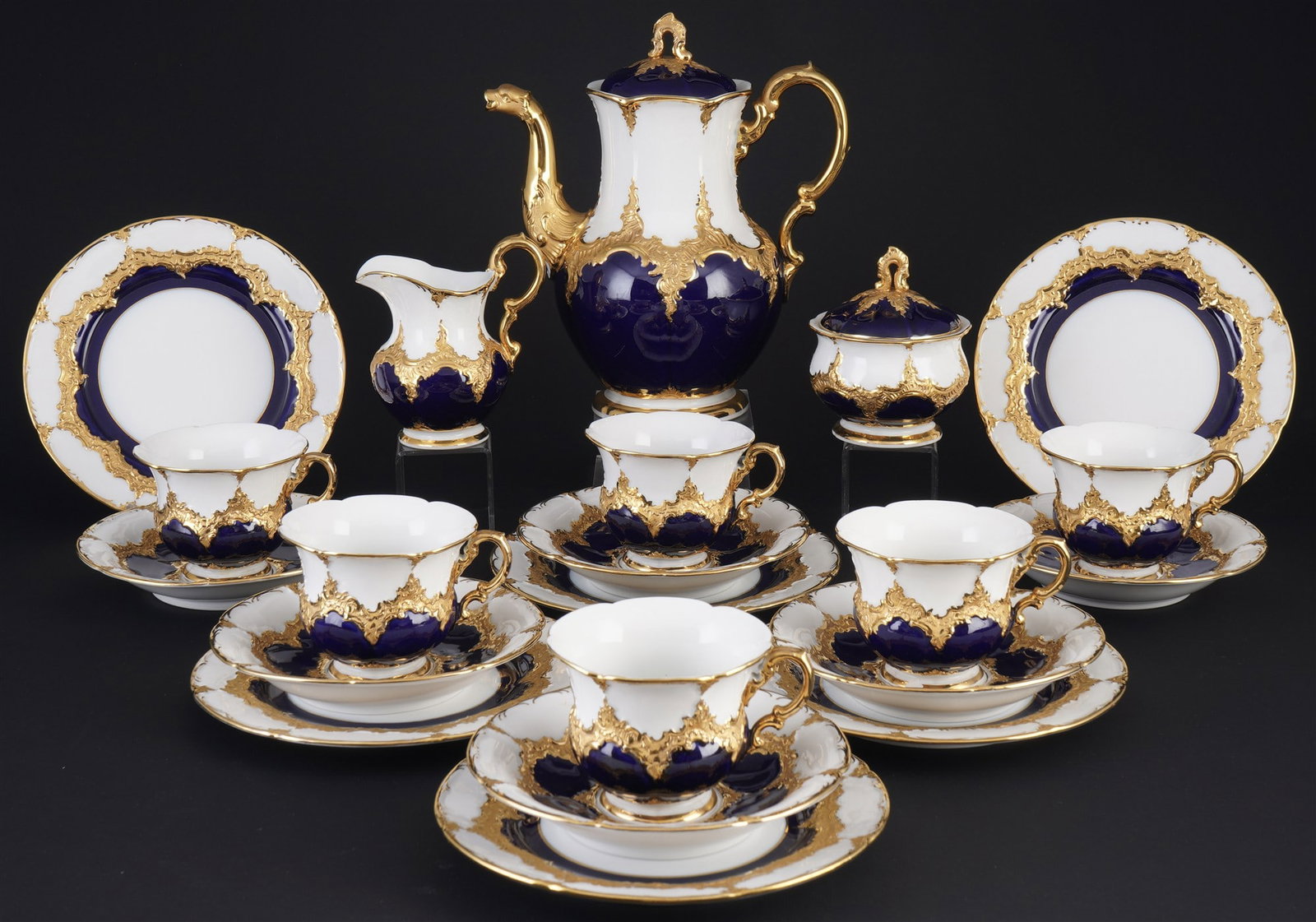 Meissen B-Form royal blue coffee service for 6 persons, (1 of 7)