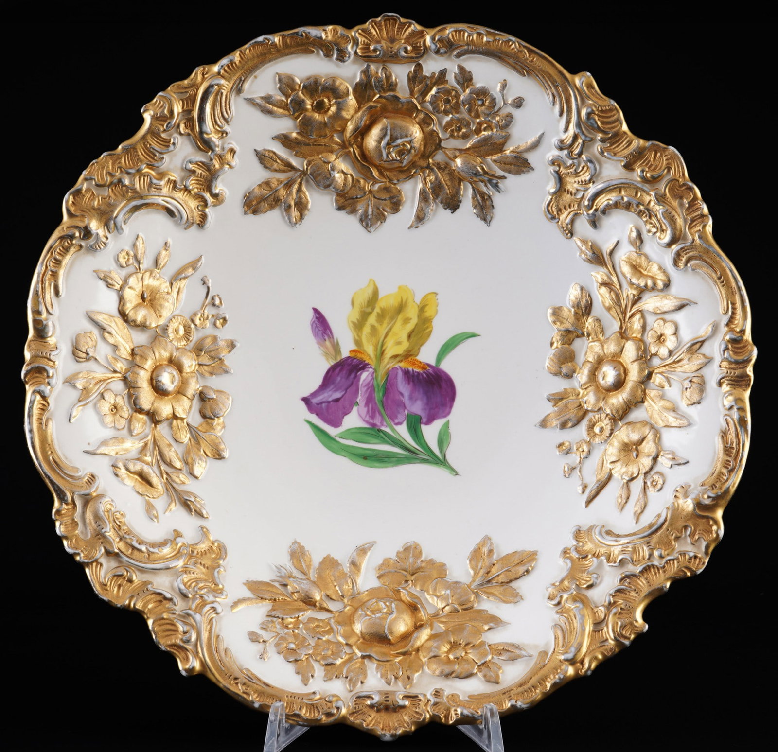 Meissen splendid bowl Flowers with floral relief 1st choice,: porcelain, blue sword mark 1st choice, Pfeiffer period 1924-1934, decor Flowers 2 with floral relief, gold bronze, H 5.5 cm x D 30 cm, gold abrasion