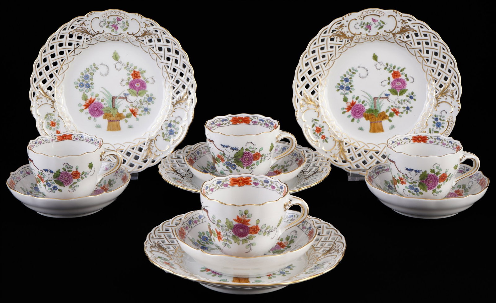 Meissen Sheaf Pattern 4 mocha place settings 1st choice, (1 of 3)