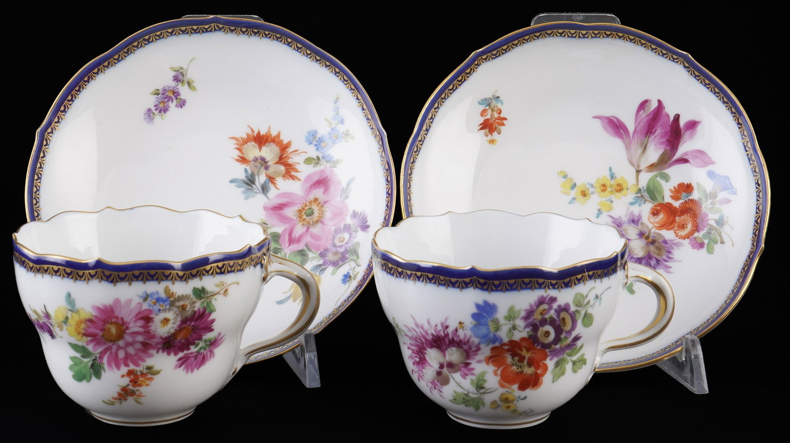 Meissen A-Edge Flower Bouquet 2 coffee cups 1st choice,: porcelain, blue sword mark 1st choice, 3x Pfeiffer period (1924-1934), decor A-Edge Flower Bouquet, 2x coffee cups H 6 cm x D 8.5 cm, 2x saucers D 14 cm, slight abrasion