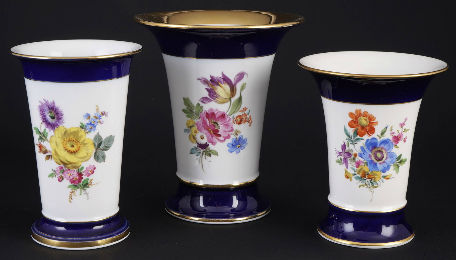 Meissen Flower Bouquet royal blue 3 splendid vases, (1 of 7)