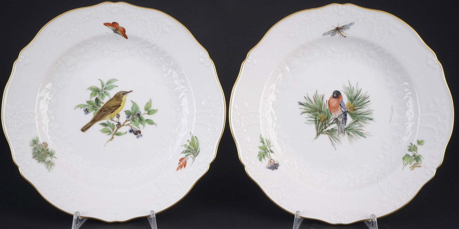 Meissen Birds and Insects New Marseille 2 dining plates 1st choice,: porcelain, blue sword mark 1st choice, decor Birds and Insects, shape New Marseille, 2x D 25 cm