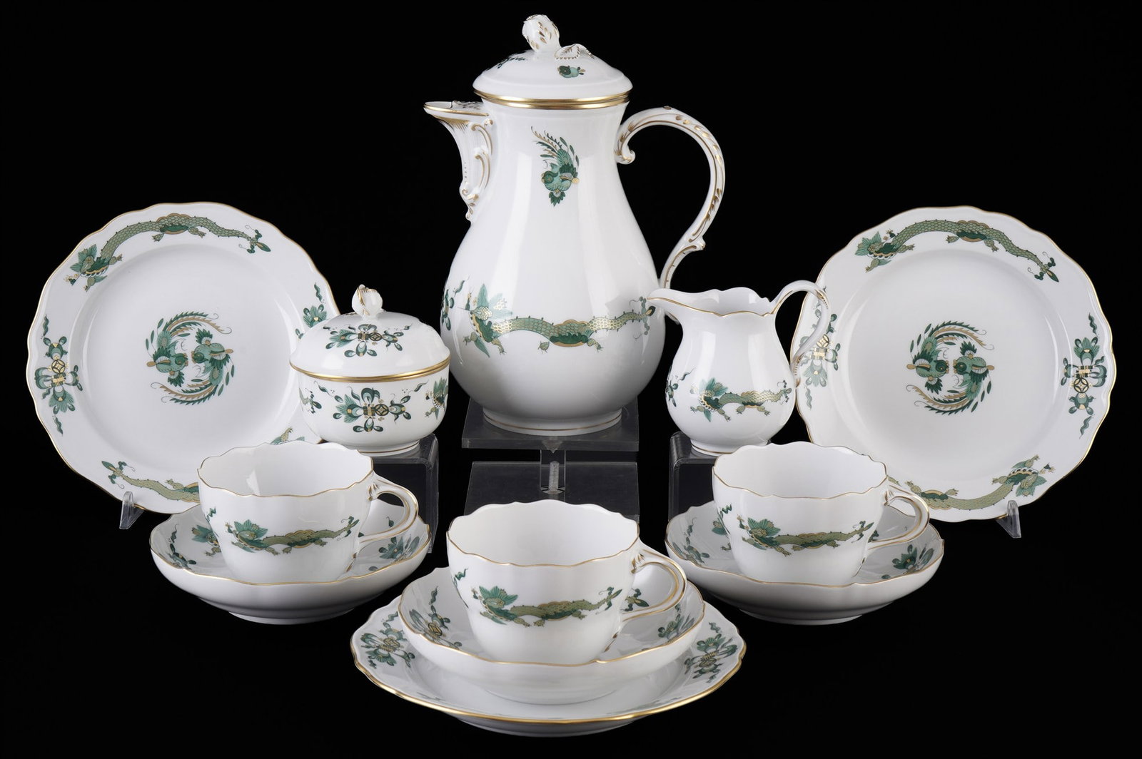 Meissen Court Dragon Rich Green coffee service for 3 persons 1st choice,: 12-piece porcelain set, blue crossed swords mark, first choice, Green Court Dragon Reich decor, decor no. 56b (320310), 1x coffee pot H 24 cm x D 13.5 cm, 1x milk jug H 9.5 cm x D 7 cm, 1x sugar bowl 