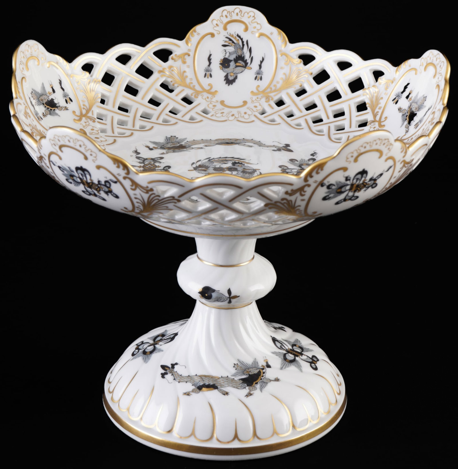 Meissen Court Dragon Rich Black cutwork - centerpiece 1st choice,: porcelain, blue sword mark 1st choice, decor Black Court Dragon, cutwork, decor no. 320012, H 15.5 cm x D 19 cm, slightly rubbed