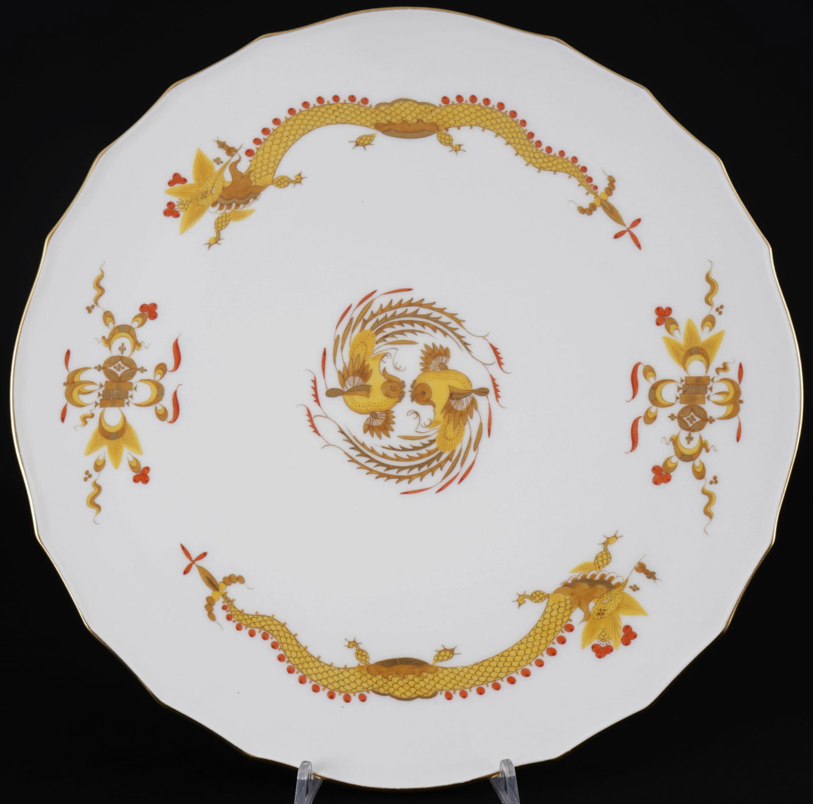 Meissen Court Dragon Rich Yellow cake dish 1st choice,: porcelain, blue sword mark 1st choice, decor Yellow Court Dragon Rich, decor no. 68d, D 33.5 cm