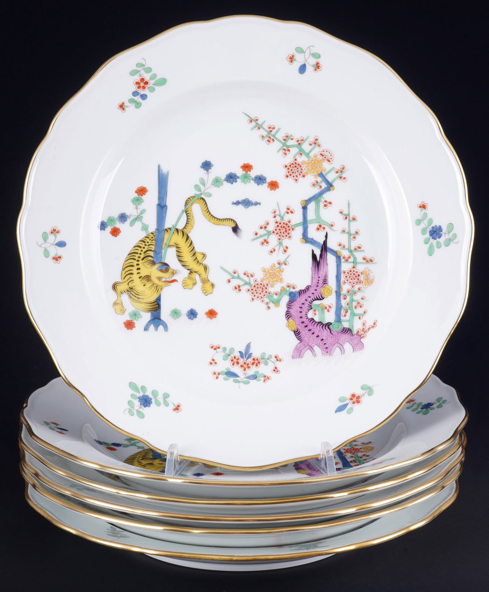 Meissen Old Rich Yellow Lion 6 dinner plates 1st choice,: porcelain, blue sword mark 1st choice, a plate knob mark 1815-1924 (deviating painting), decor Old Rich Yellow Lion, decor no. 314c (401110), 6x D 25 cm, four plates with partial colour abrasion on th