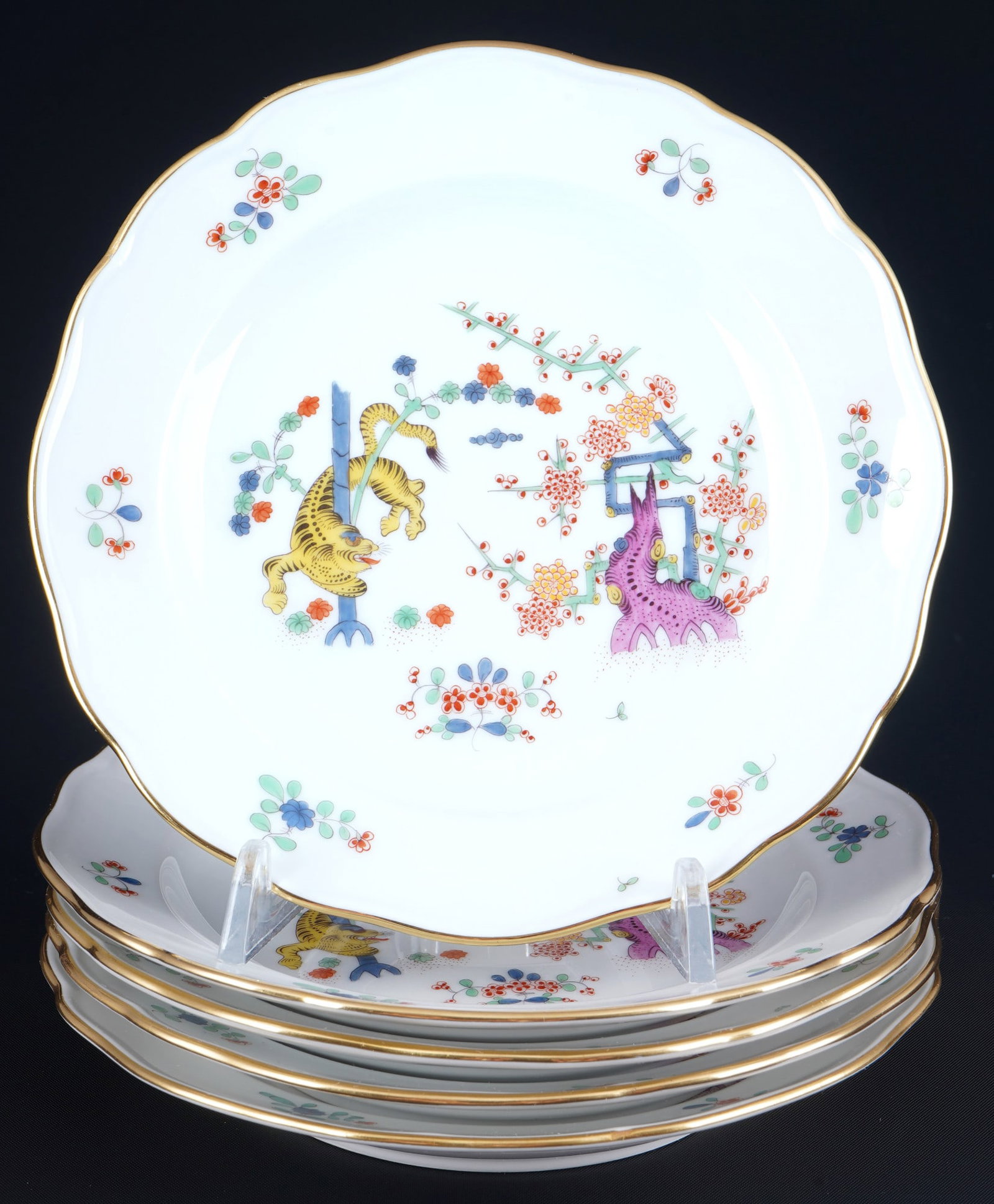 Meissen Old Rich Yellow Lion 5 dessert plates 1st choice,: porcelain, blue sword mark 1st choice, decor Old Rich Yellow Lion, decor no. 314c (401110), 5x D 16 cm, partial abrasion on a "lion"