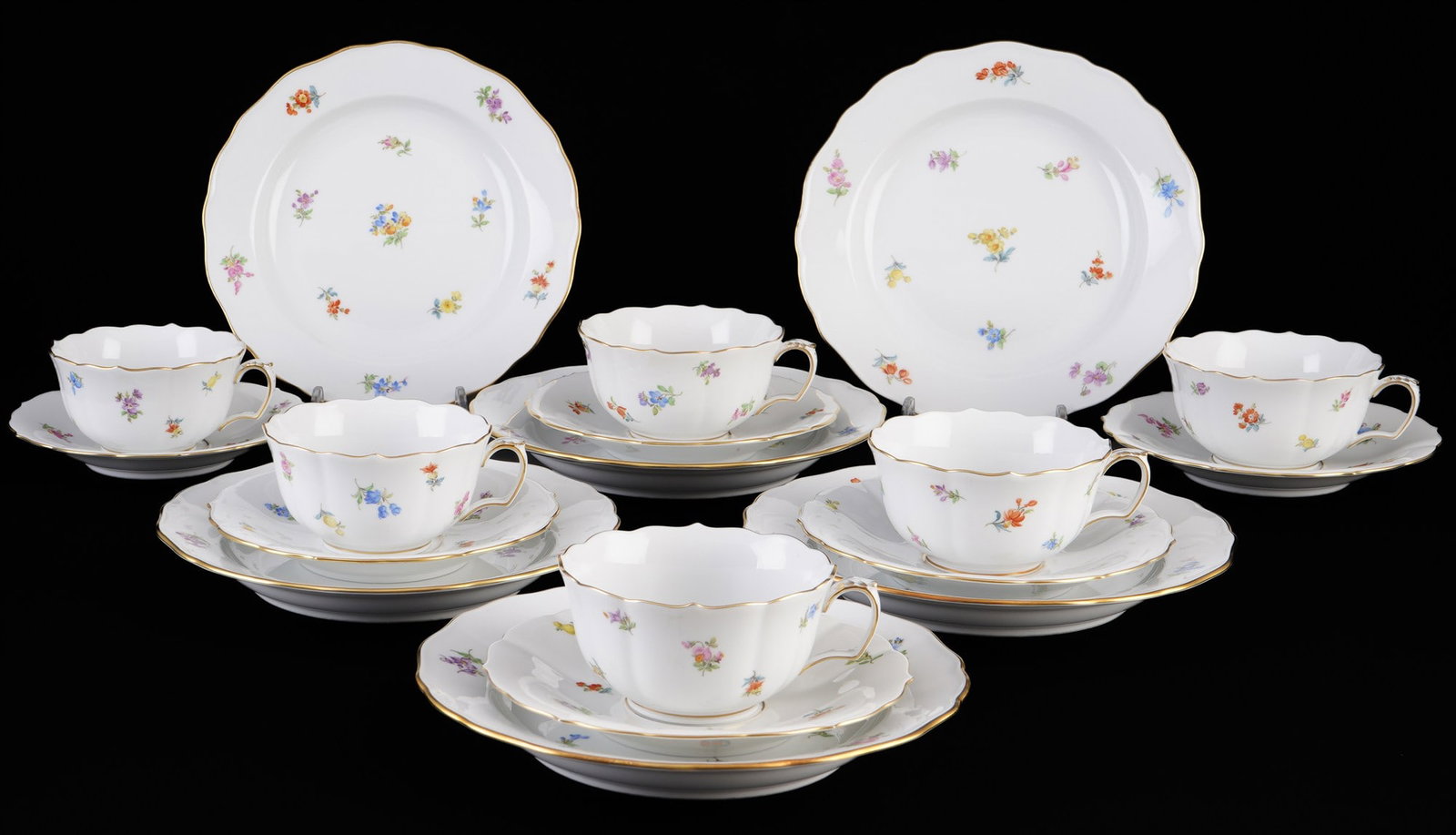 Meissen Strewn Flowers 6 tea place settings 1st choice, (1 of 3)
