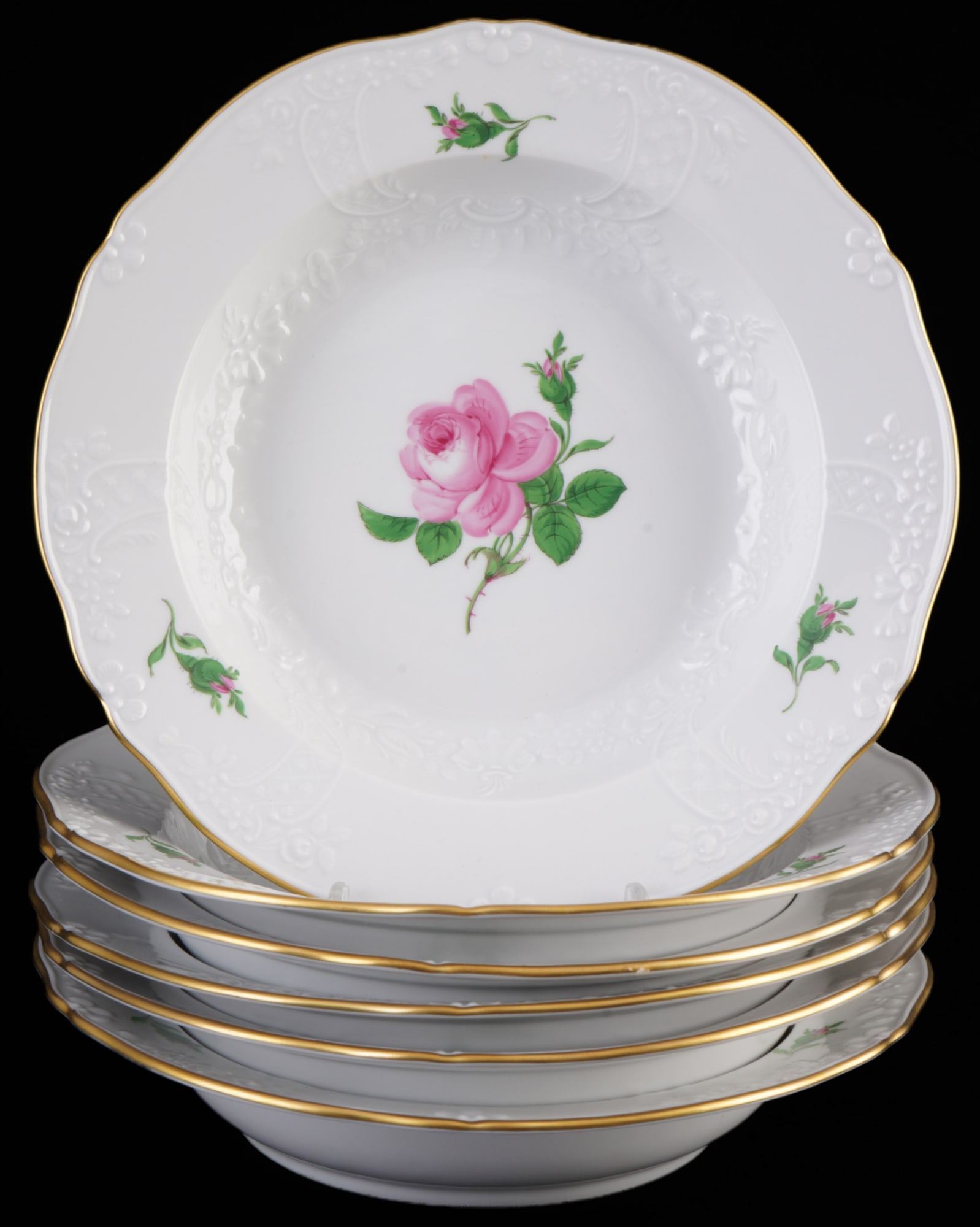 Meissen Red Rose New Marseille 6 soup plates,: Porcelain, blue crossed swords mark with two grinding lines, second choice, Red Rose decoration with Neumarseille relief, 6 x D 23.5 cm