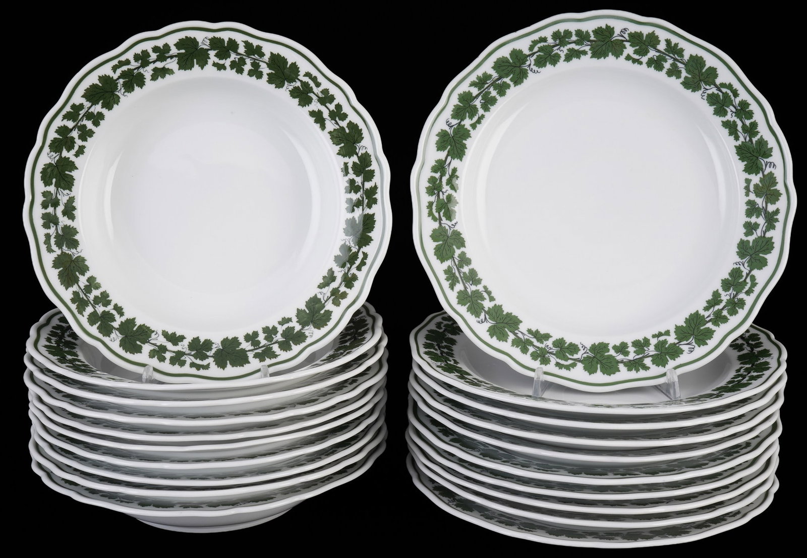 Meissen Vine Leaves 10 dinner plates with 10 soup plates 1st choice,: porcelain, blue sword mark 1st choice, decor Vine Leaves, 10x dinner plates D 25 cm, 10x soup plates D 24 cm