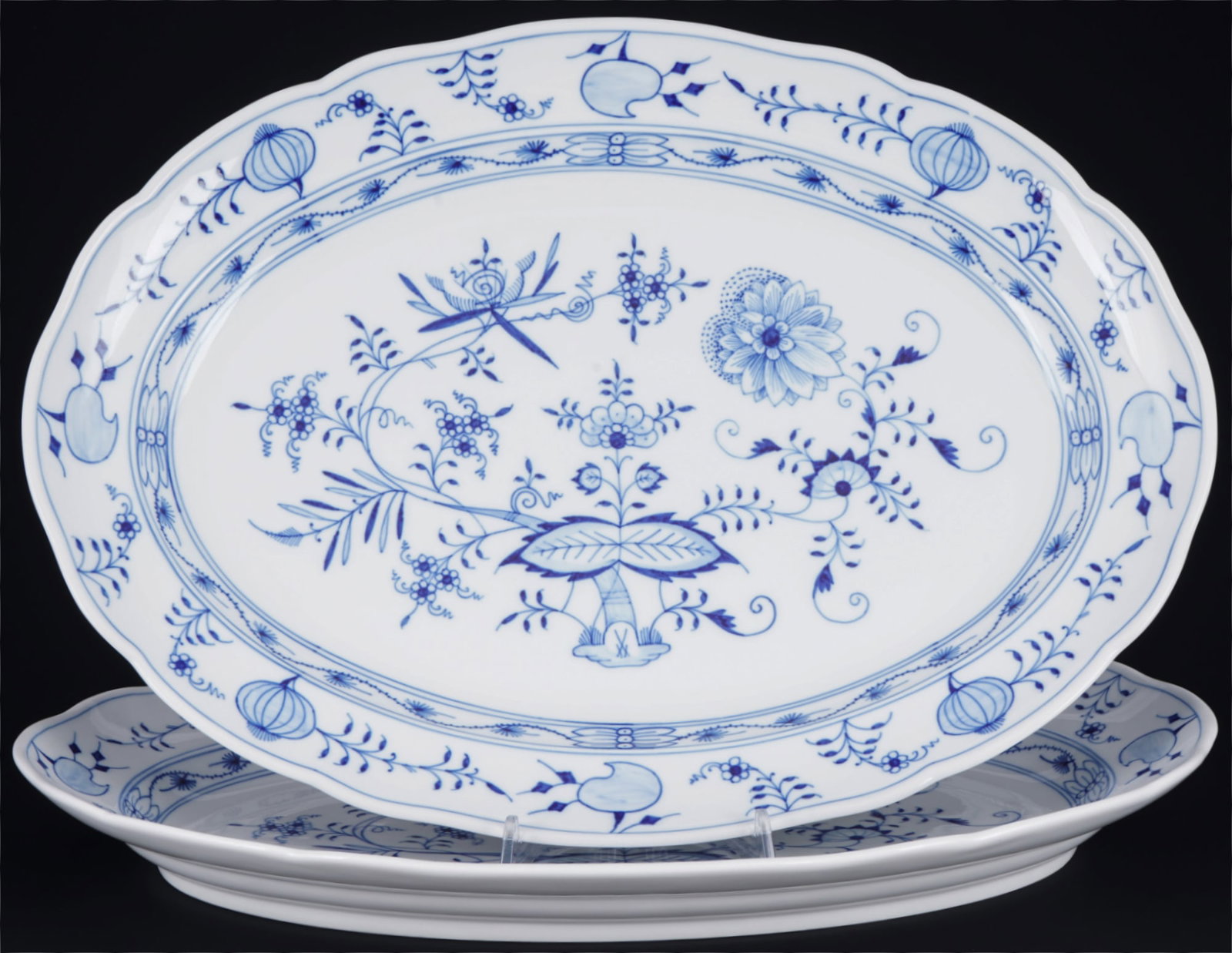 Meissen Blue Onion 2 large platters, (1 of 3)