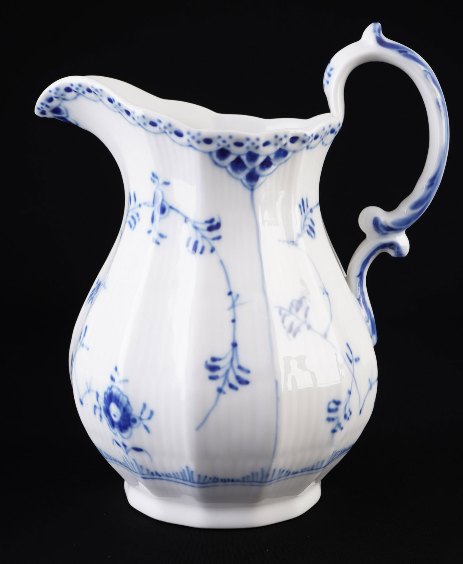 Royal Copenhagen Musselmalet large jug / pitcher, (1 of 7)
