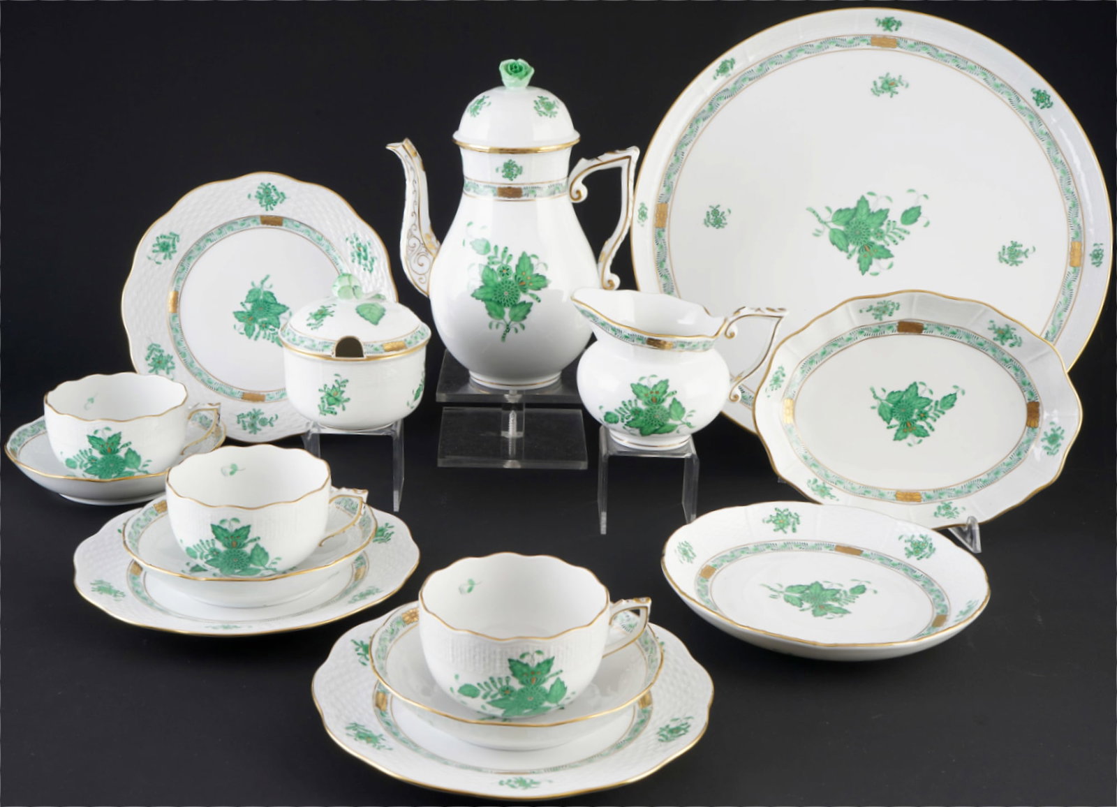 Herend Apponyi Vert tea service for 3 persons,: 15-piece porcelain, Hungary 20th century, blue company mark, decor AV Apponyi Vert, 1x tea pot #612 H 21.5 cm x D 11.5 cm, 1x milk jug #642 H 8.5 cm, 1x lidded box #373 H 9 cm x D 9 cm, 3x tea cups #7